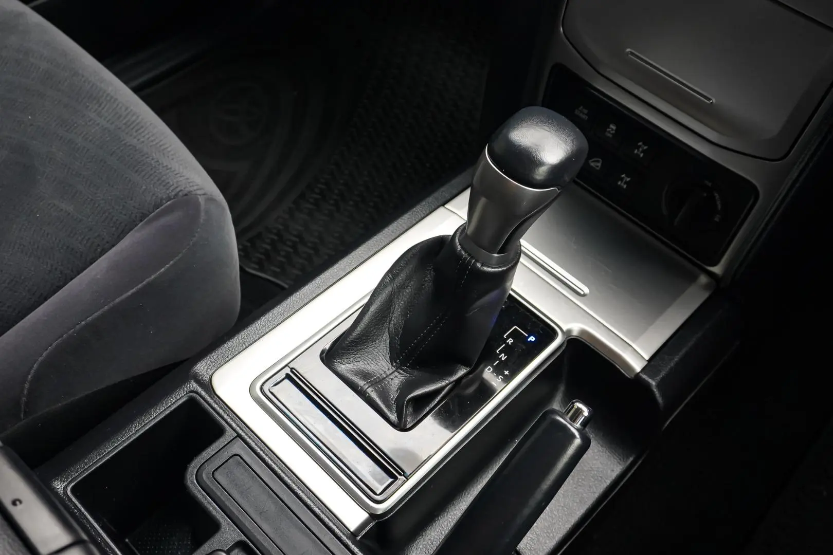 2021 Toyota Landcruiser Prado Gallery Image 18