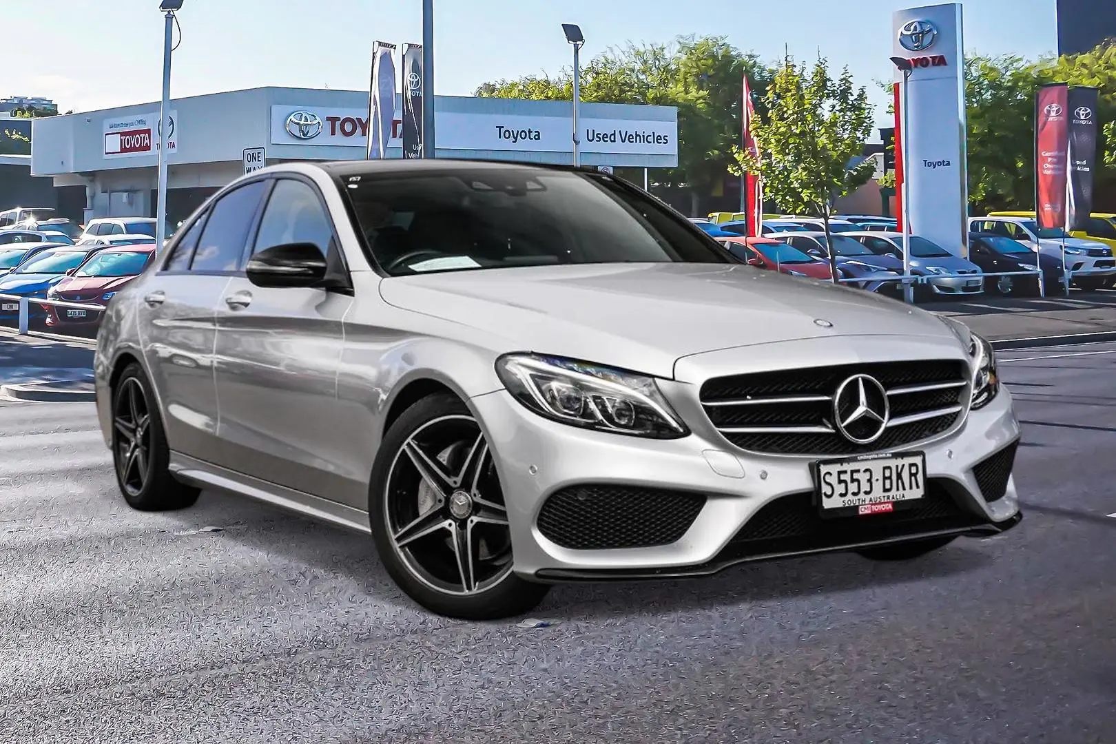 2016 Mercedes-Benz C-Class Gallery Image 1