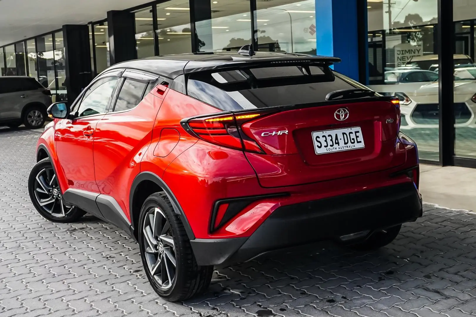 2020 Toyota C-HR Gallery Image 3