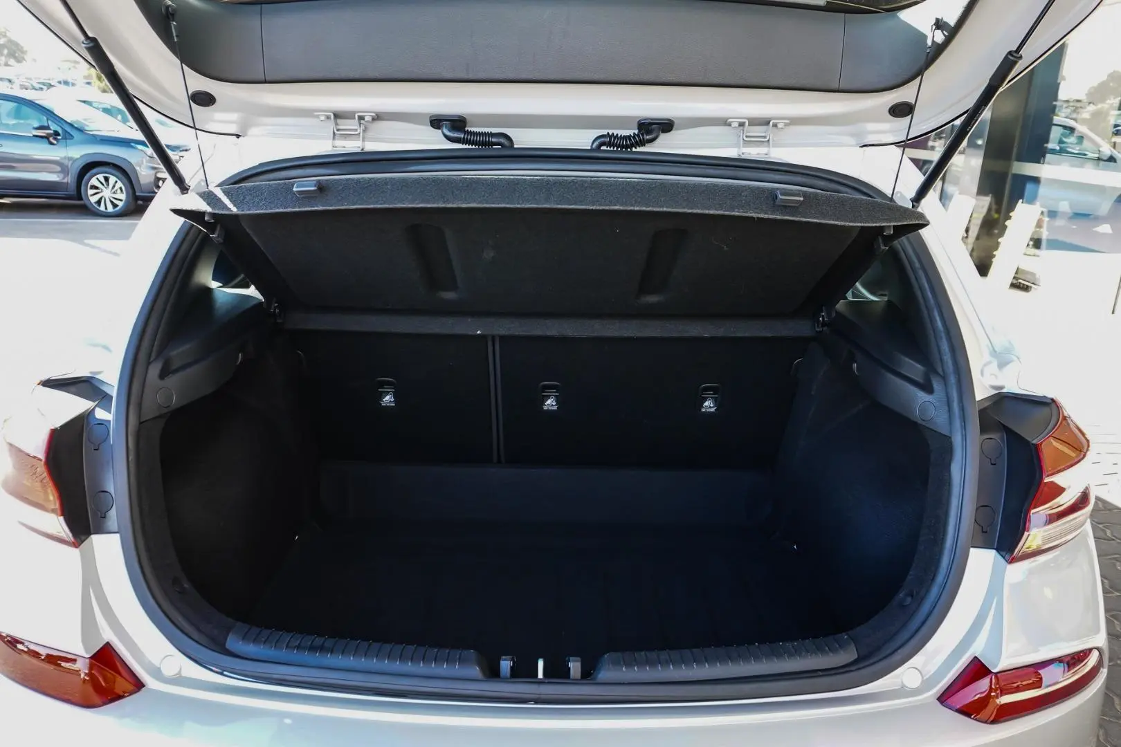 2017 Hyundai i30 Gallery Image 9