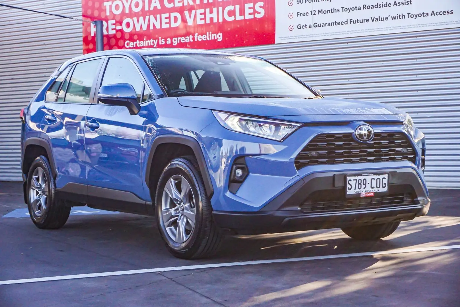 2022 Toyota RAV4 Gallery Image 2