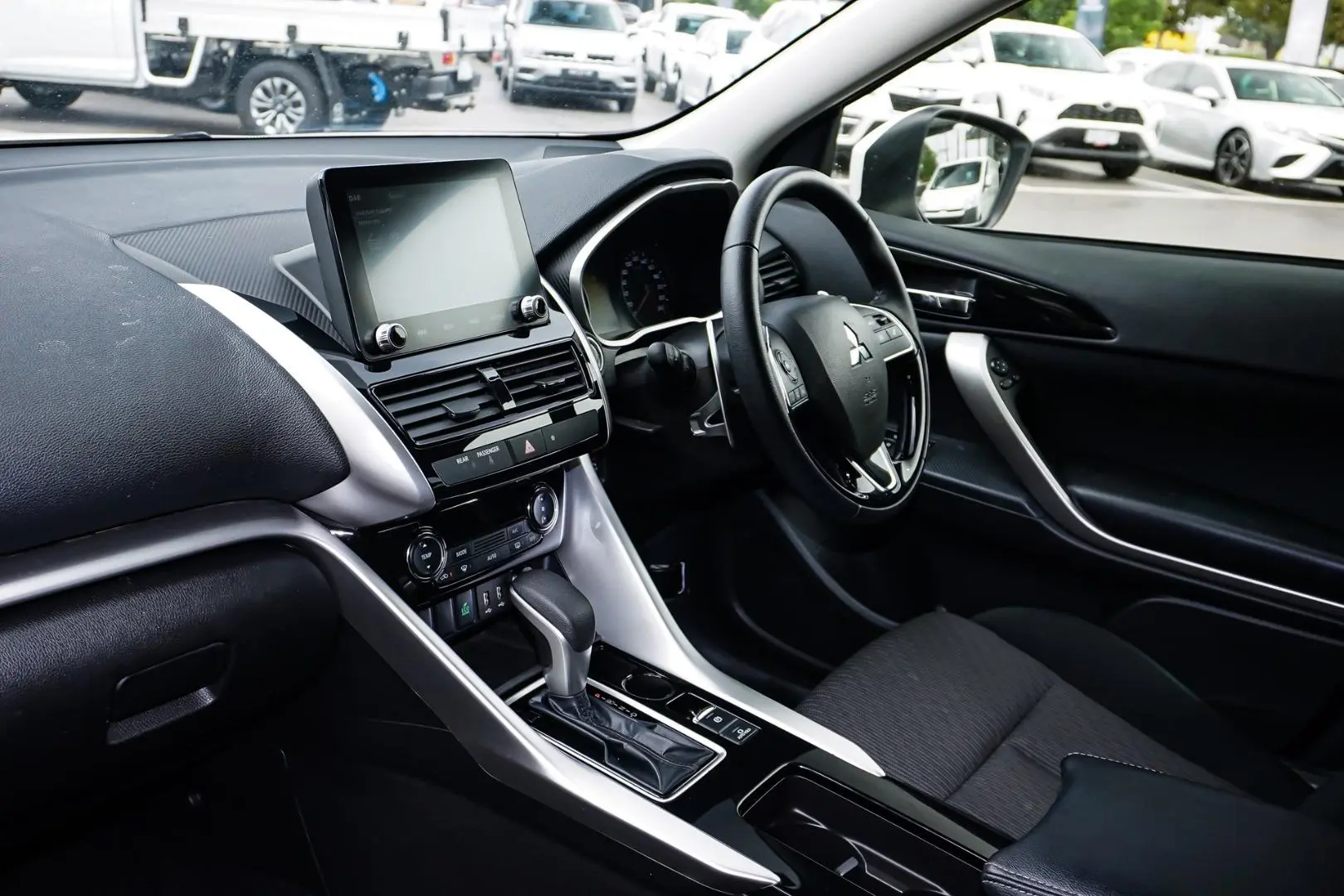 2023 Mitsubishi Eclipse Cross Gallery Image 11