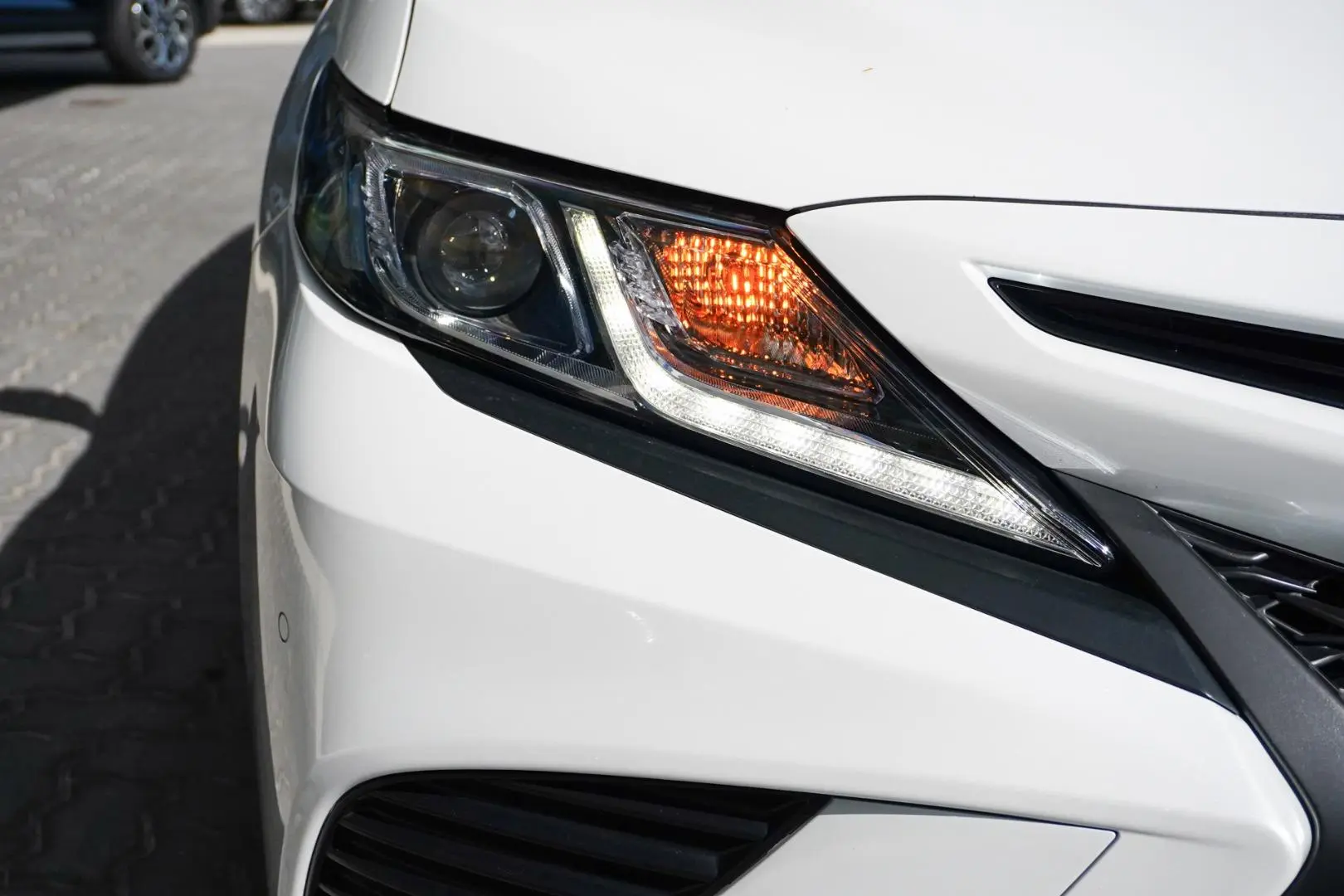 2019 Toyota Camry Gallery Image 12