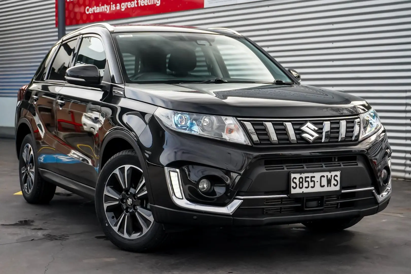 2021 Suzuki Vitara Gallery Image 2