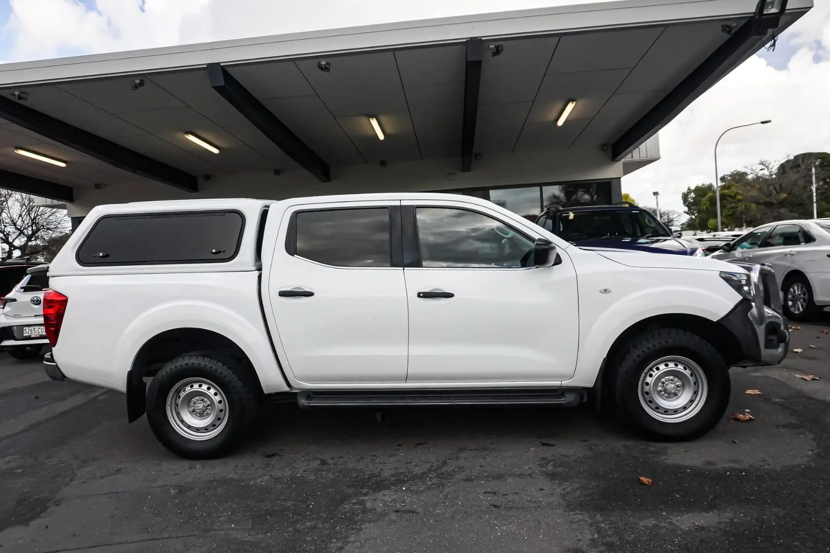 2020 Nissan Navara Gallery Image 4