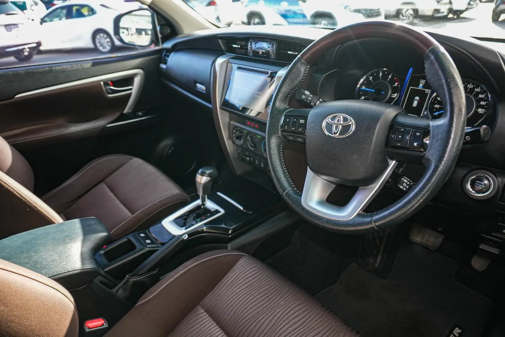 2016 Toyota Fortuner Gallery Image 7