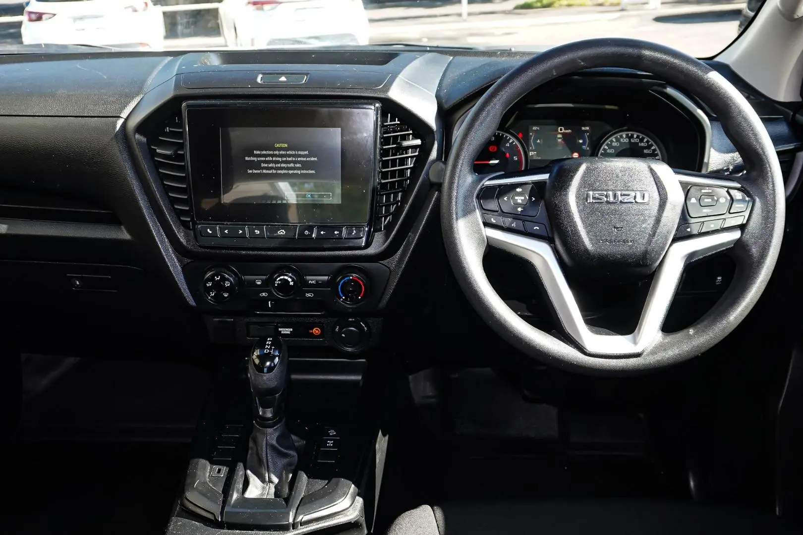 2020 Isuzu D-MAX Gallery Image 9