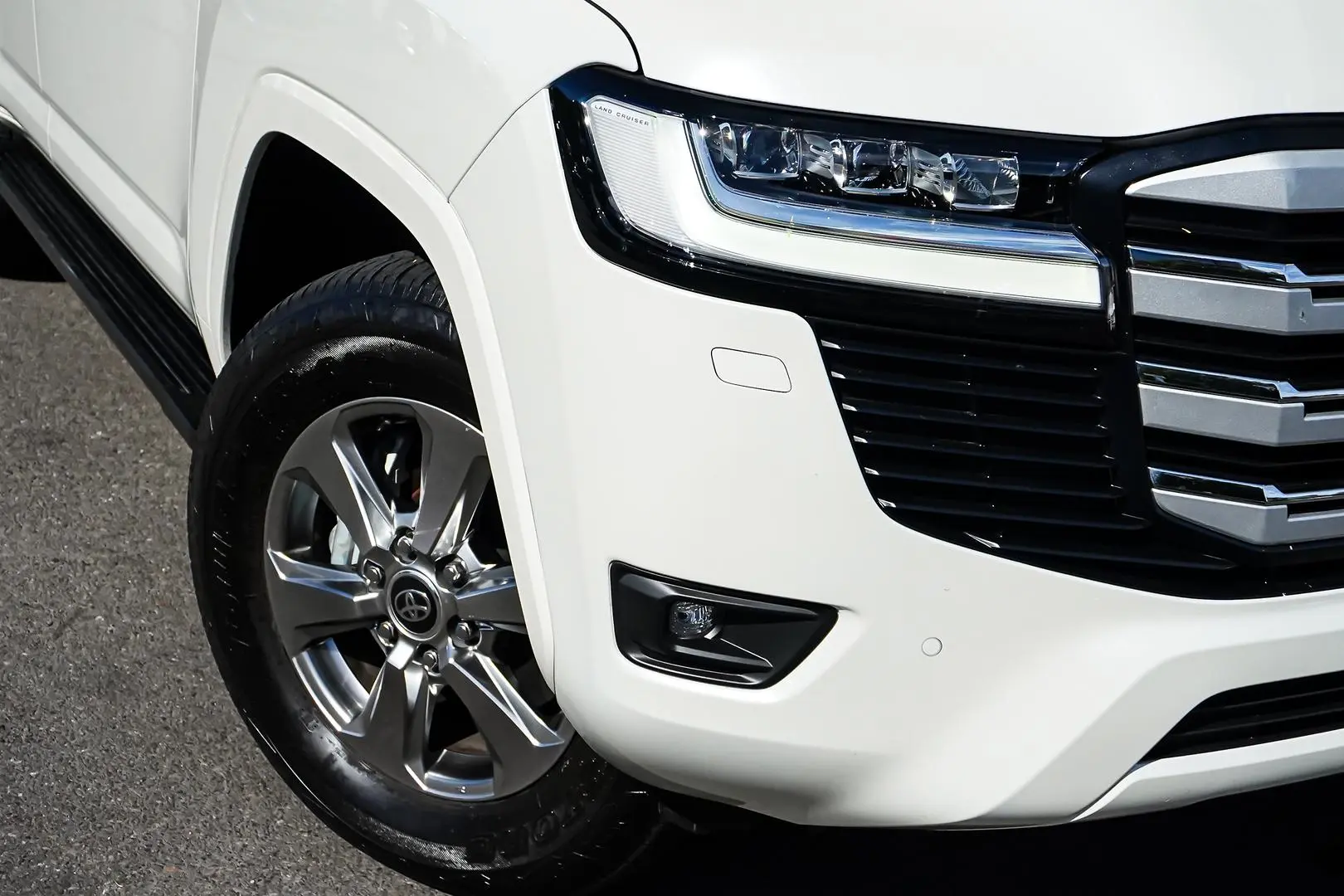 2024 Toyota Landcruiser Gallery Image 4