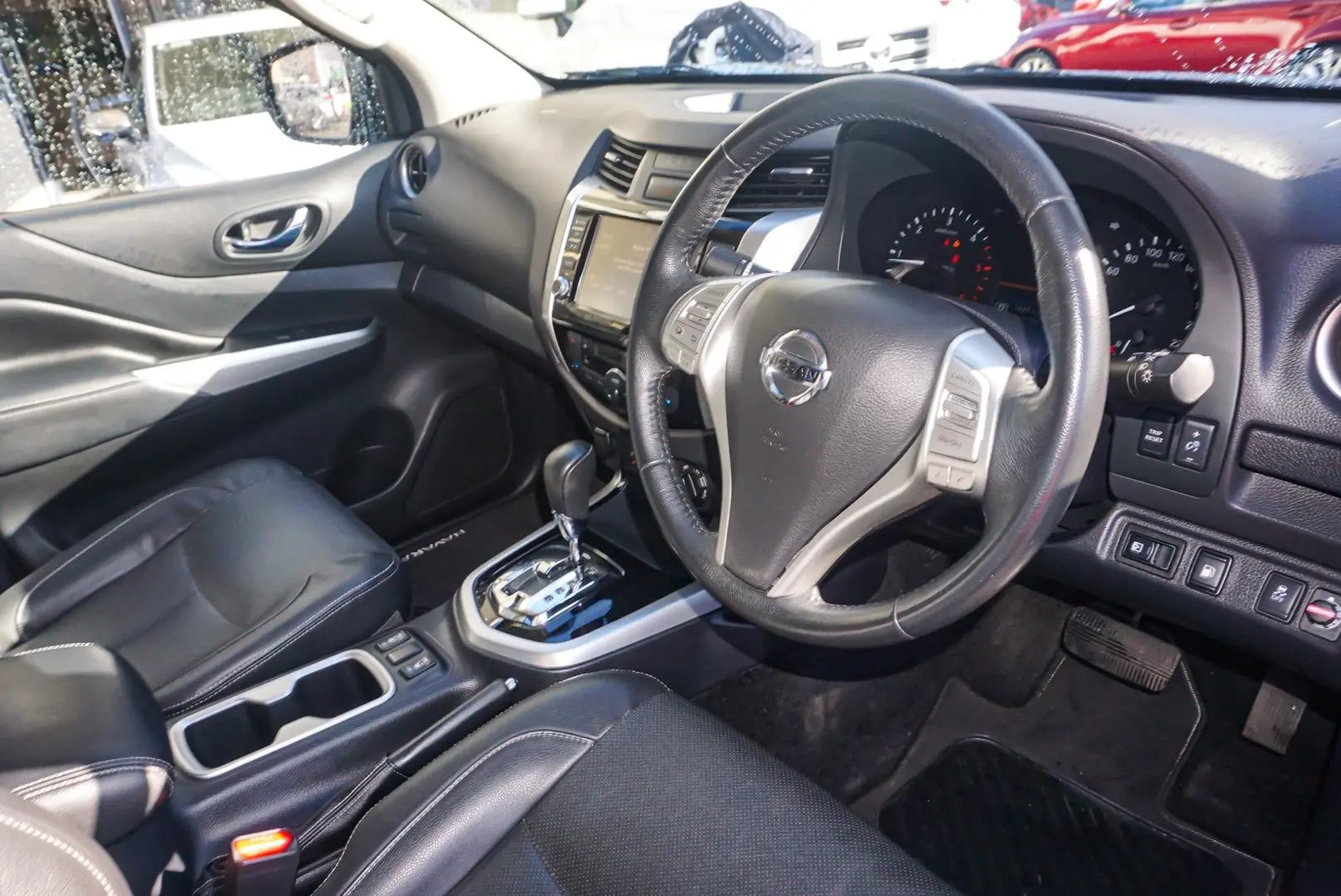 2020 Nissan Navara Gallery Image 7
