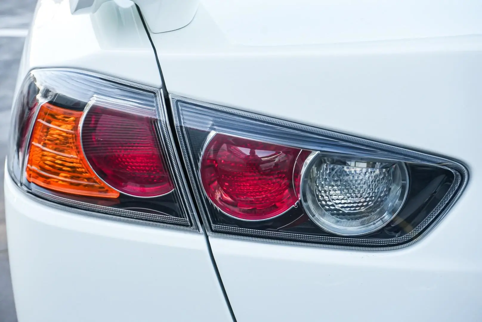 2017 Mitsubishi Lancer Gallery Image 14