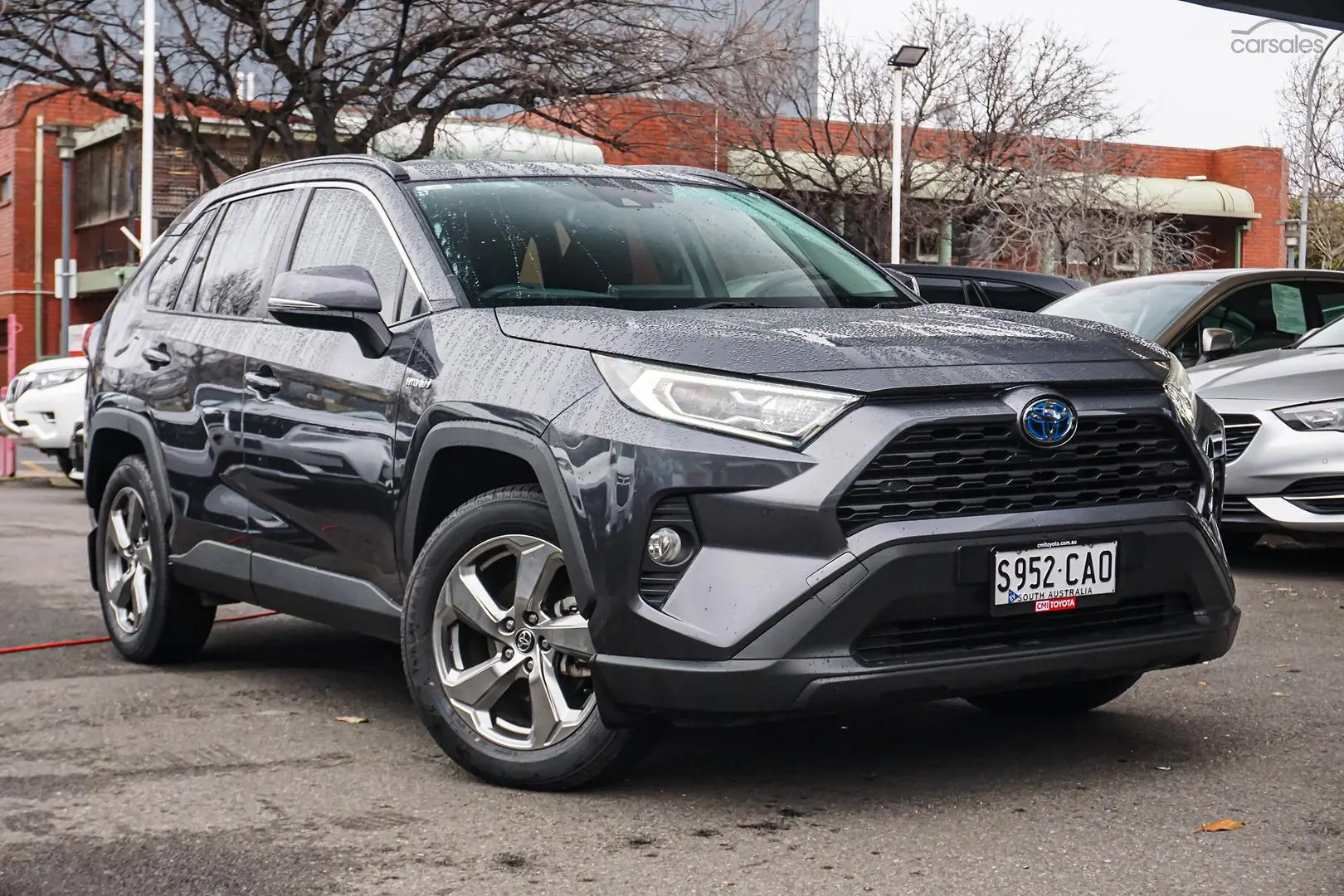 2019 Toyota RAV4 Image 2