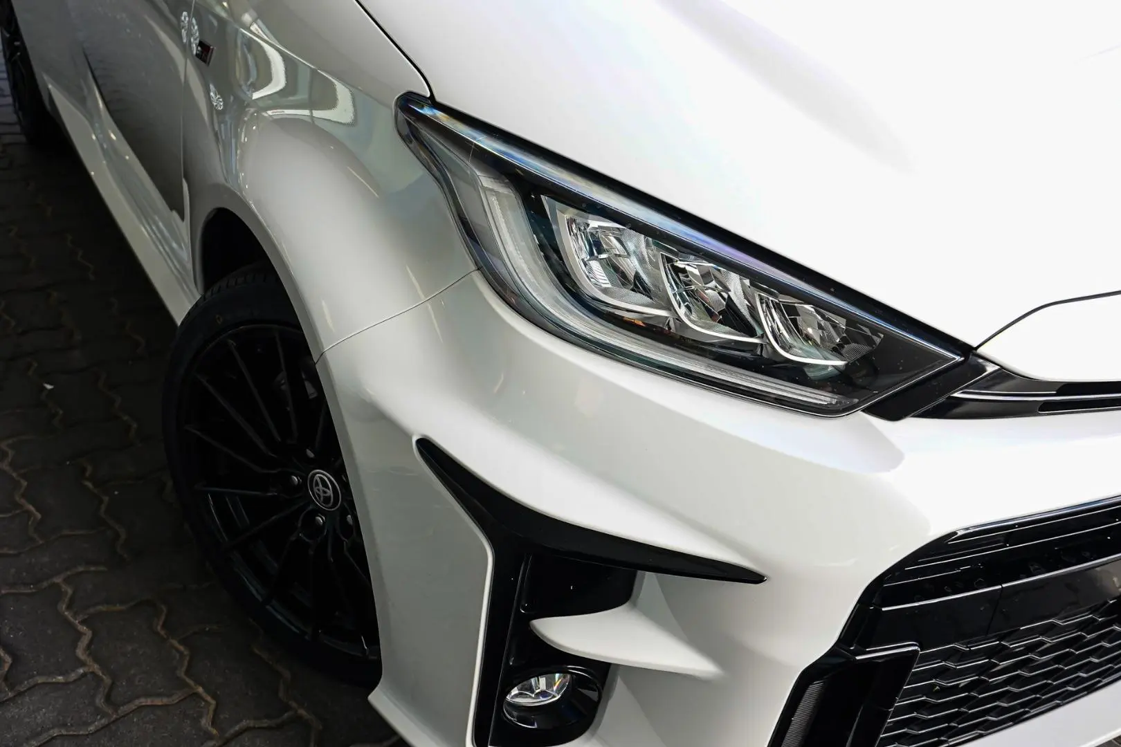 2020 Toyota Yaris Gallery Image 11