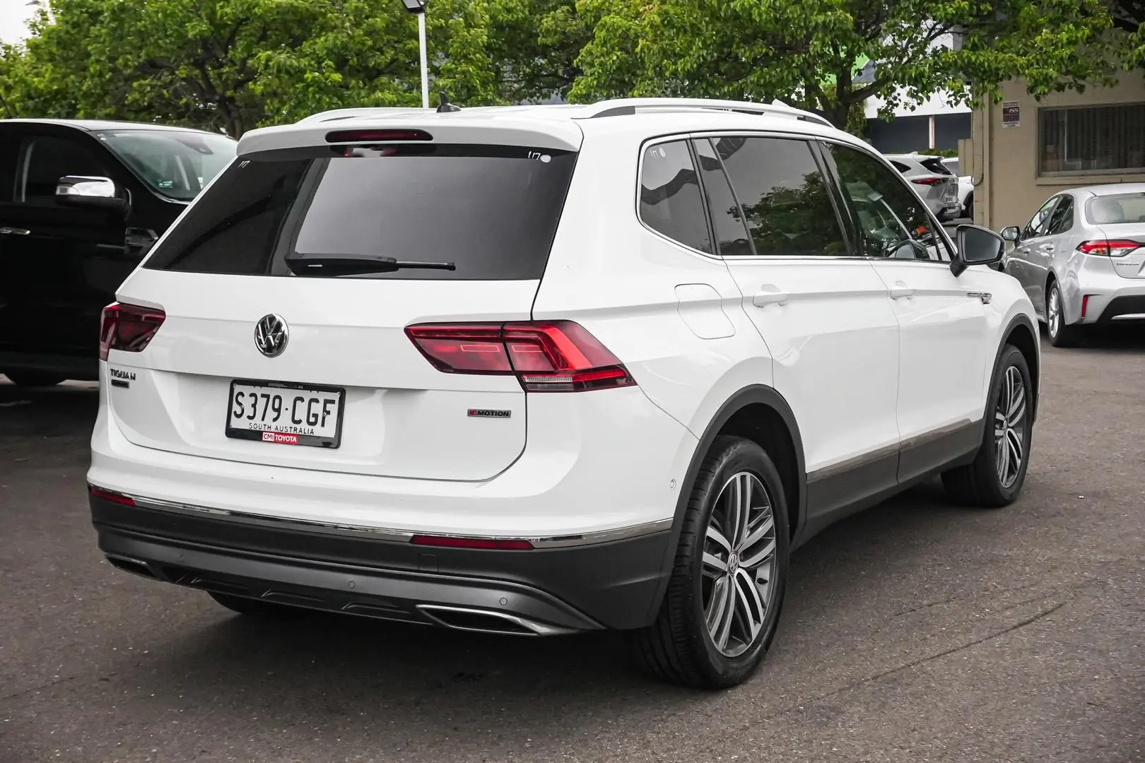 2020 Volkswagen Tiguan Gallery Image 3
