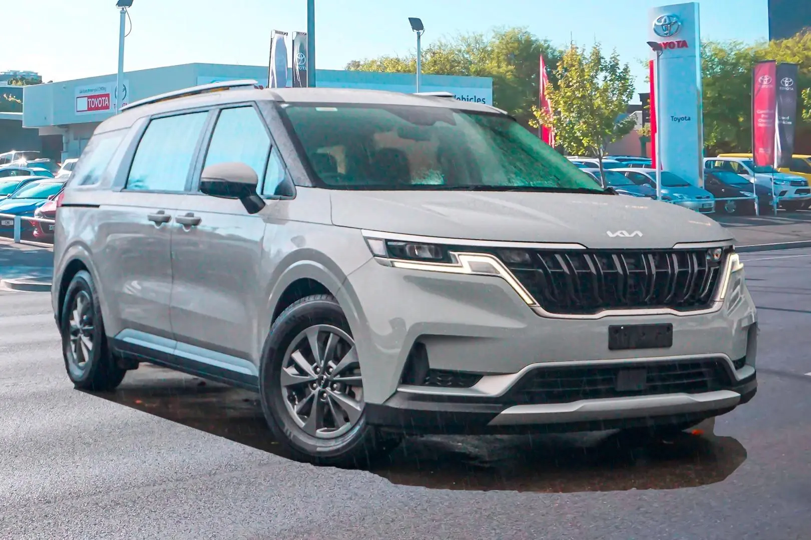 2022 Kia Carnival Gallery Image 1