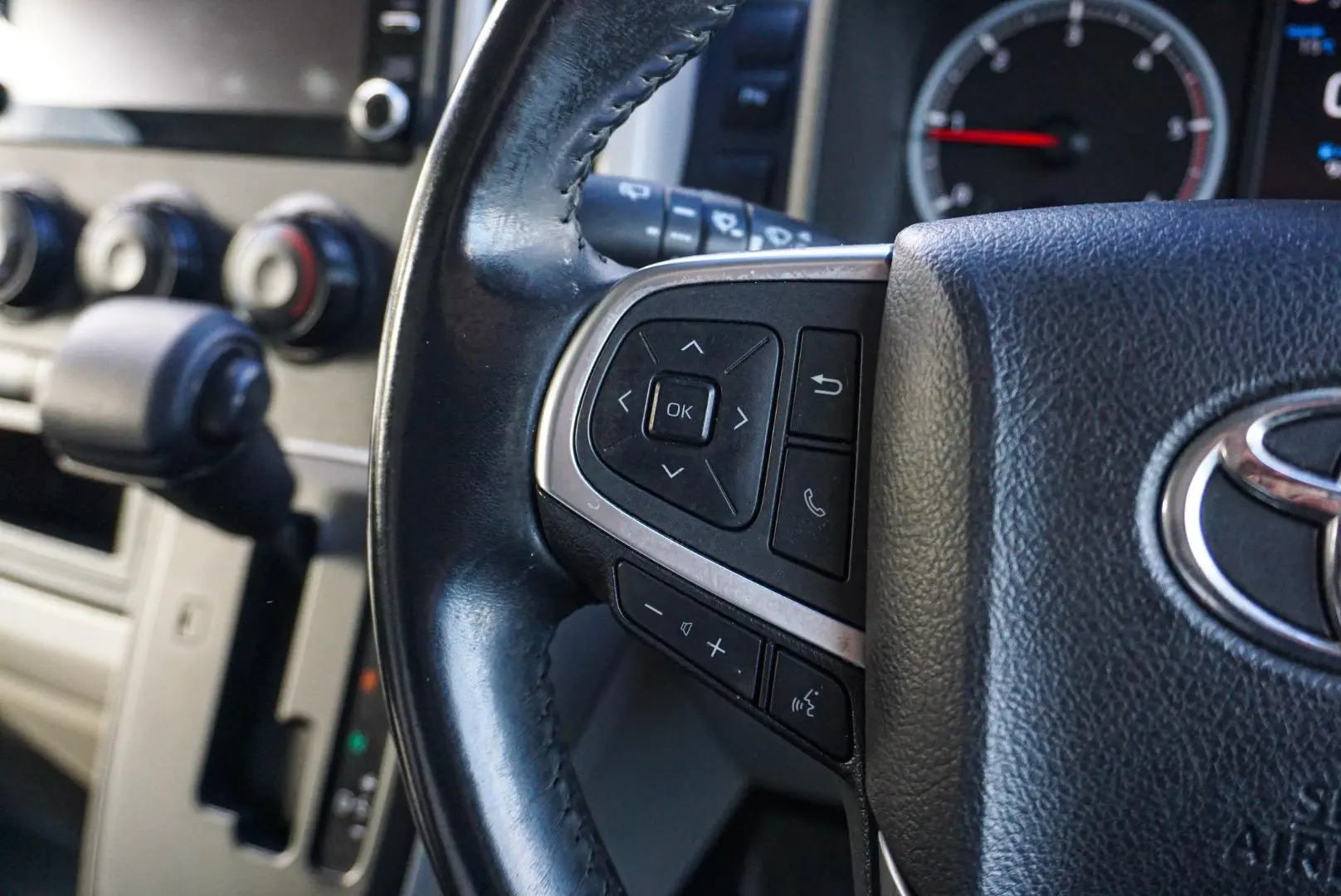 2020 Toyota Hiace Gallery Image 22