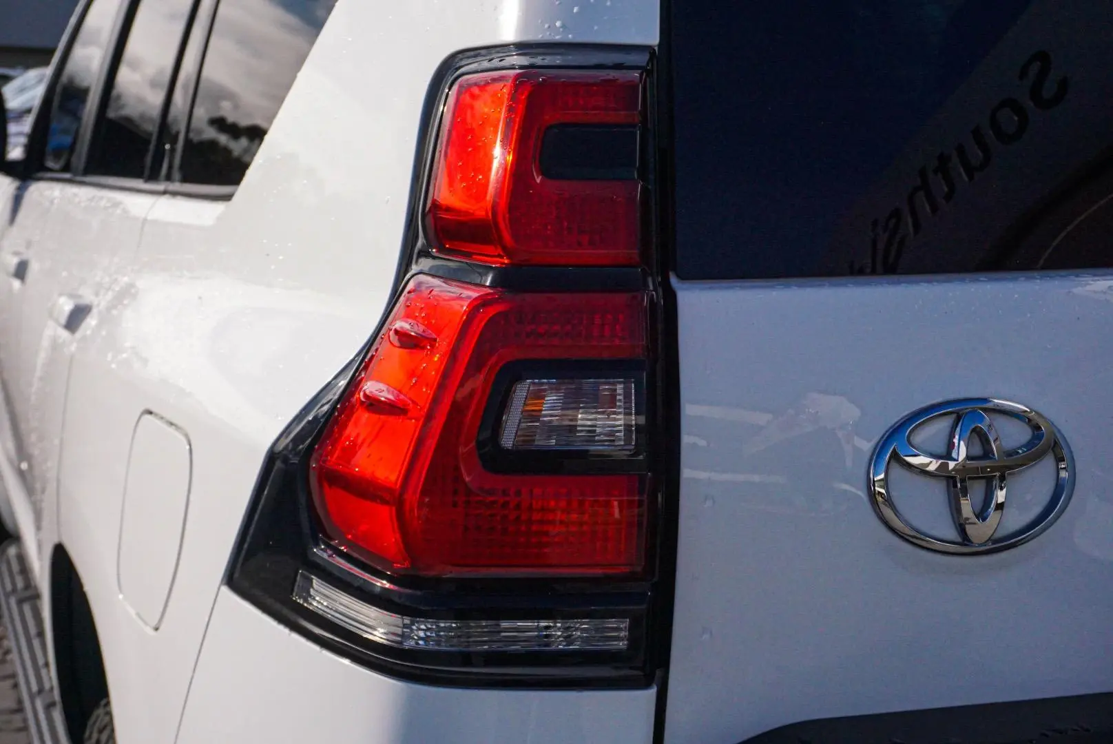 2021 Toyota Landcruiser Prado Gallery Image 13