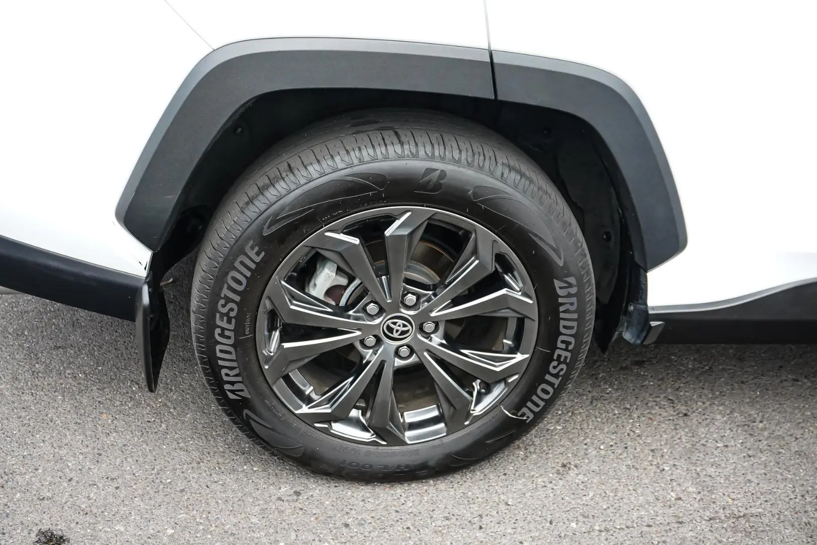 2022 Toyota RAV4 Gallery Image 17