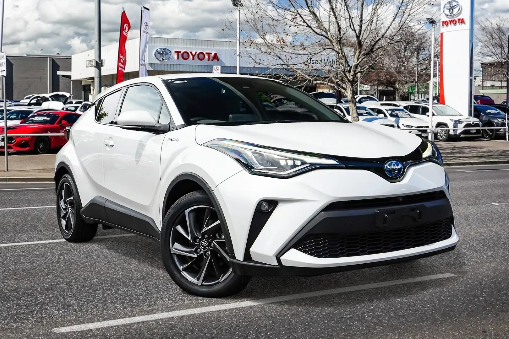 2023 Toyota C-HR Gallery Image 1