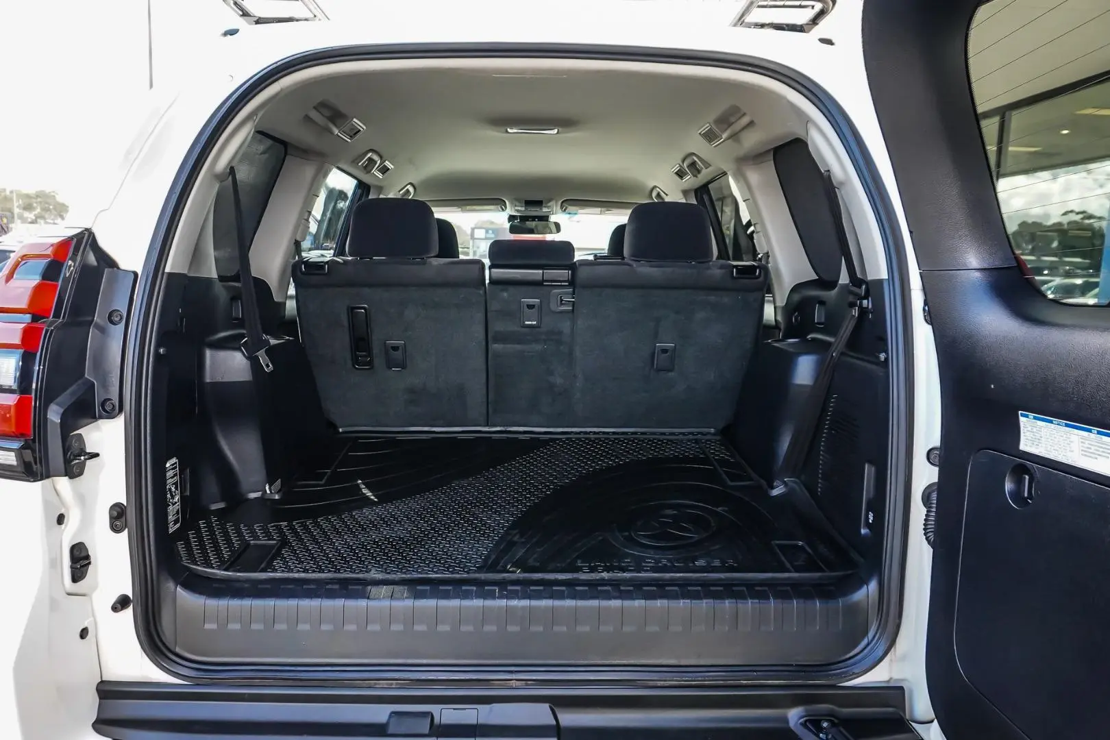 2020 Toyota Landcruiser Prado Gallery Image 9