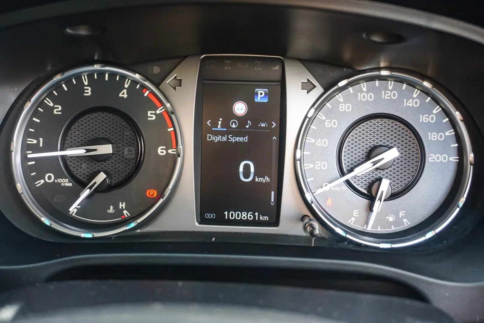 2022 Toyota Hilux Gallery Image 17