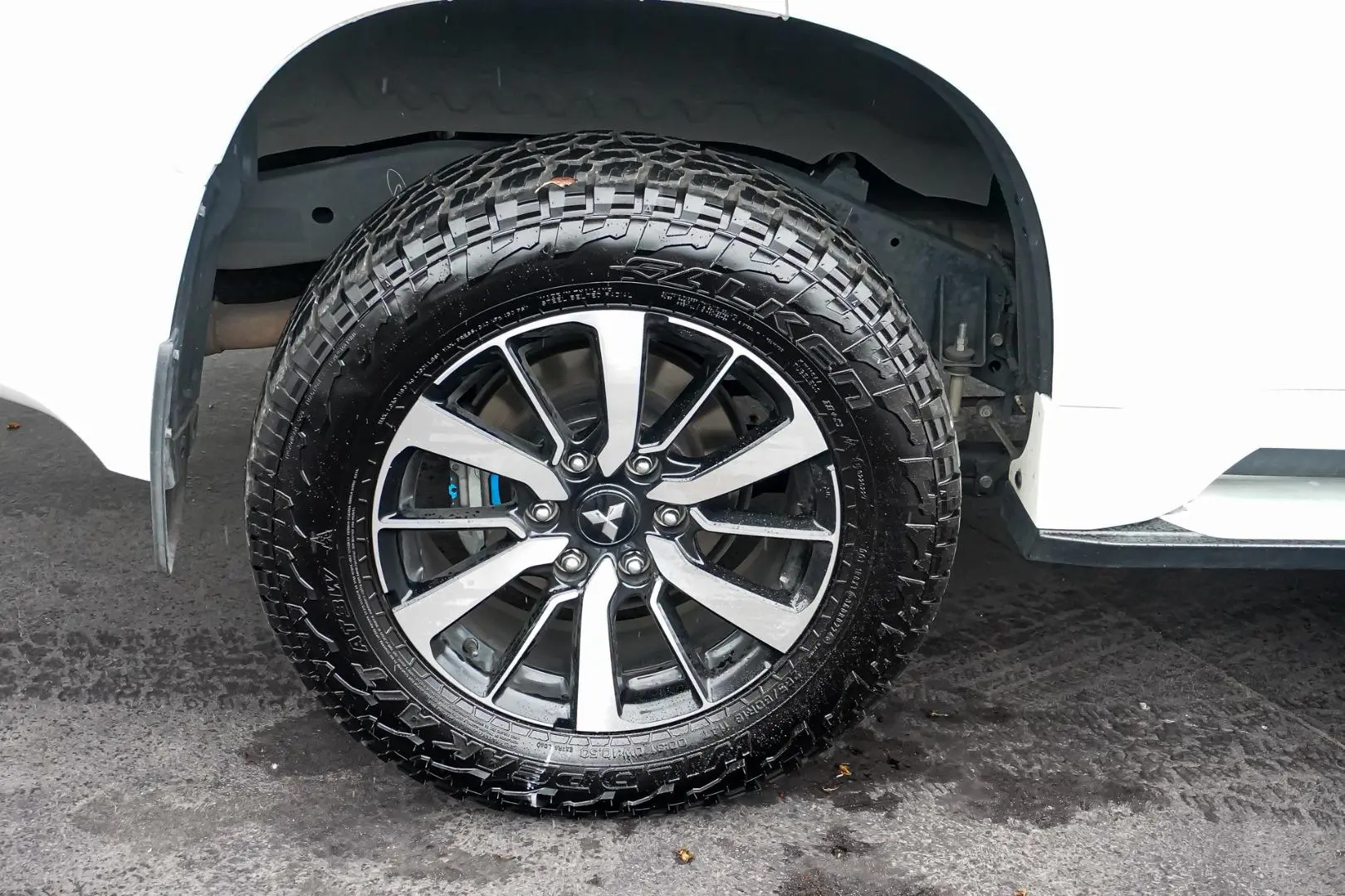 2018 Mitsubishi Pajero Sport Gallery Image 16