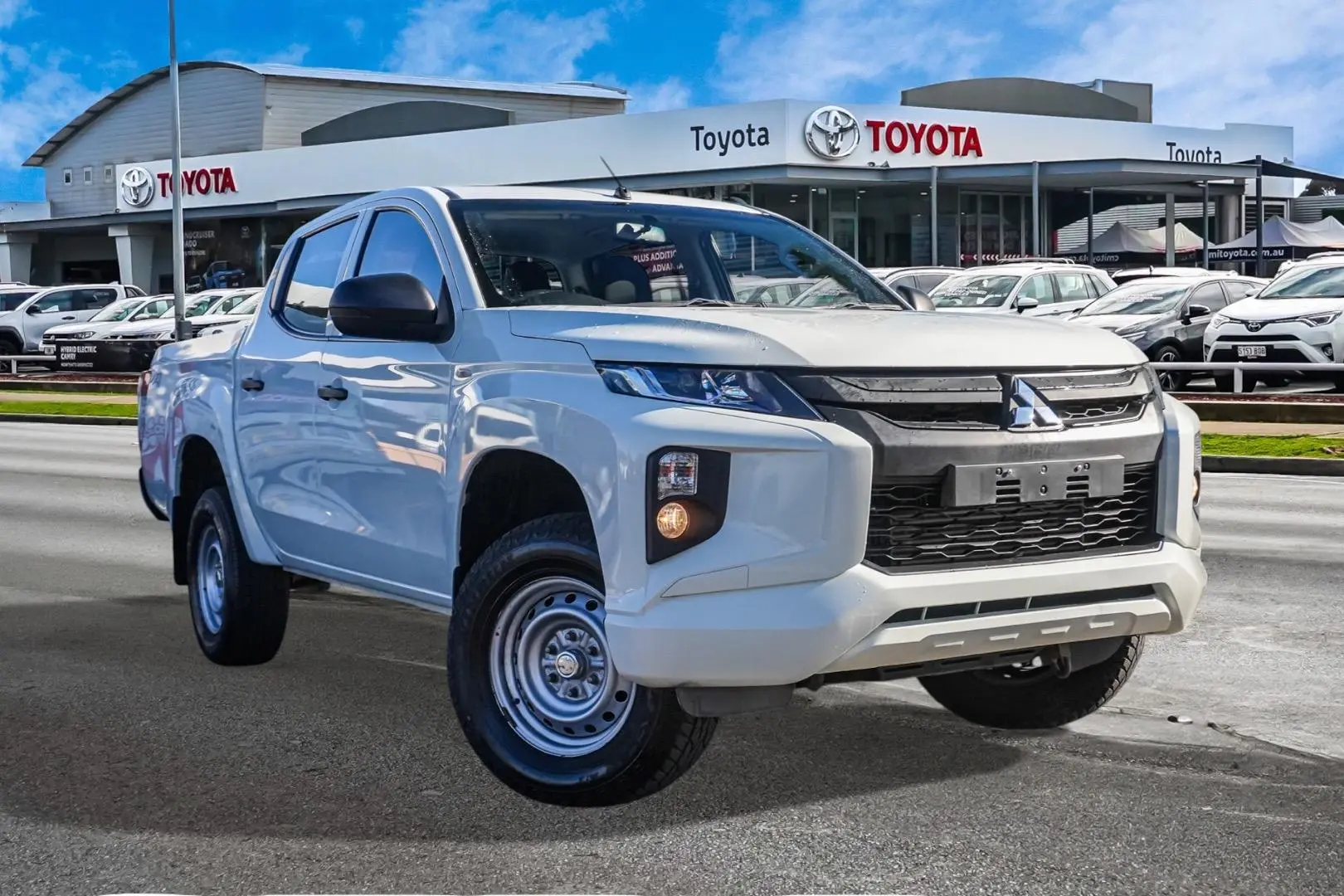 2020 Mitsubishi Triton Image