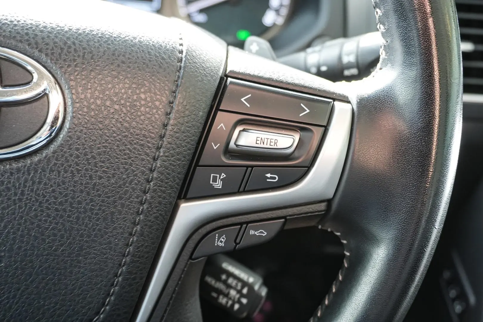 2020 Toyota Landcruiser Prado Gallery Image 23