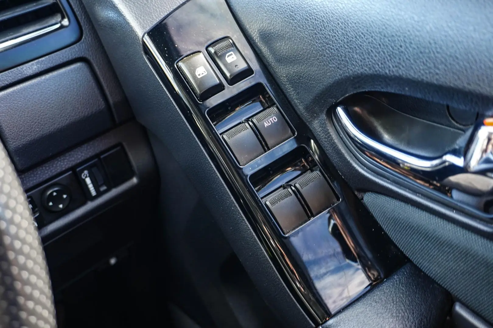 2020 Isuzu MU-X Gallery Image 20