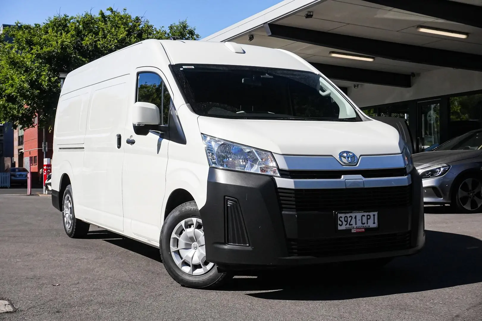 2022 Toyota Hiace Gallery Image 1