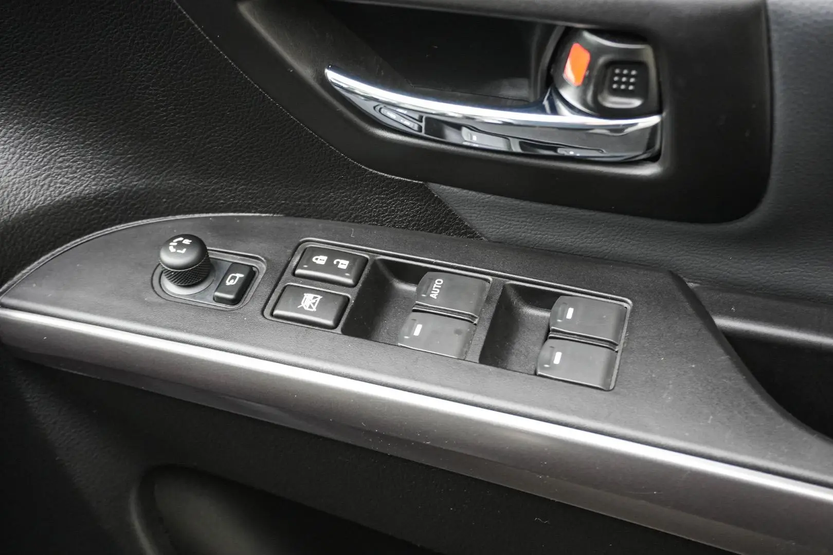 2023 Suzuki S-Cross Gallery Image 16