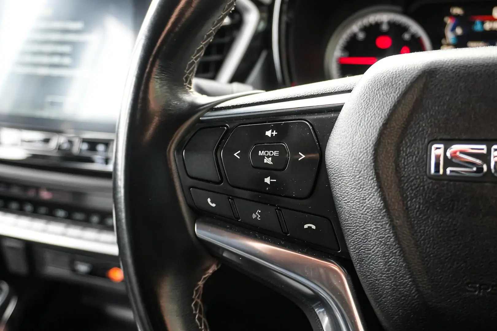 2020 Isuzu D-MAX Gallery Image 21