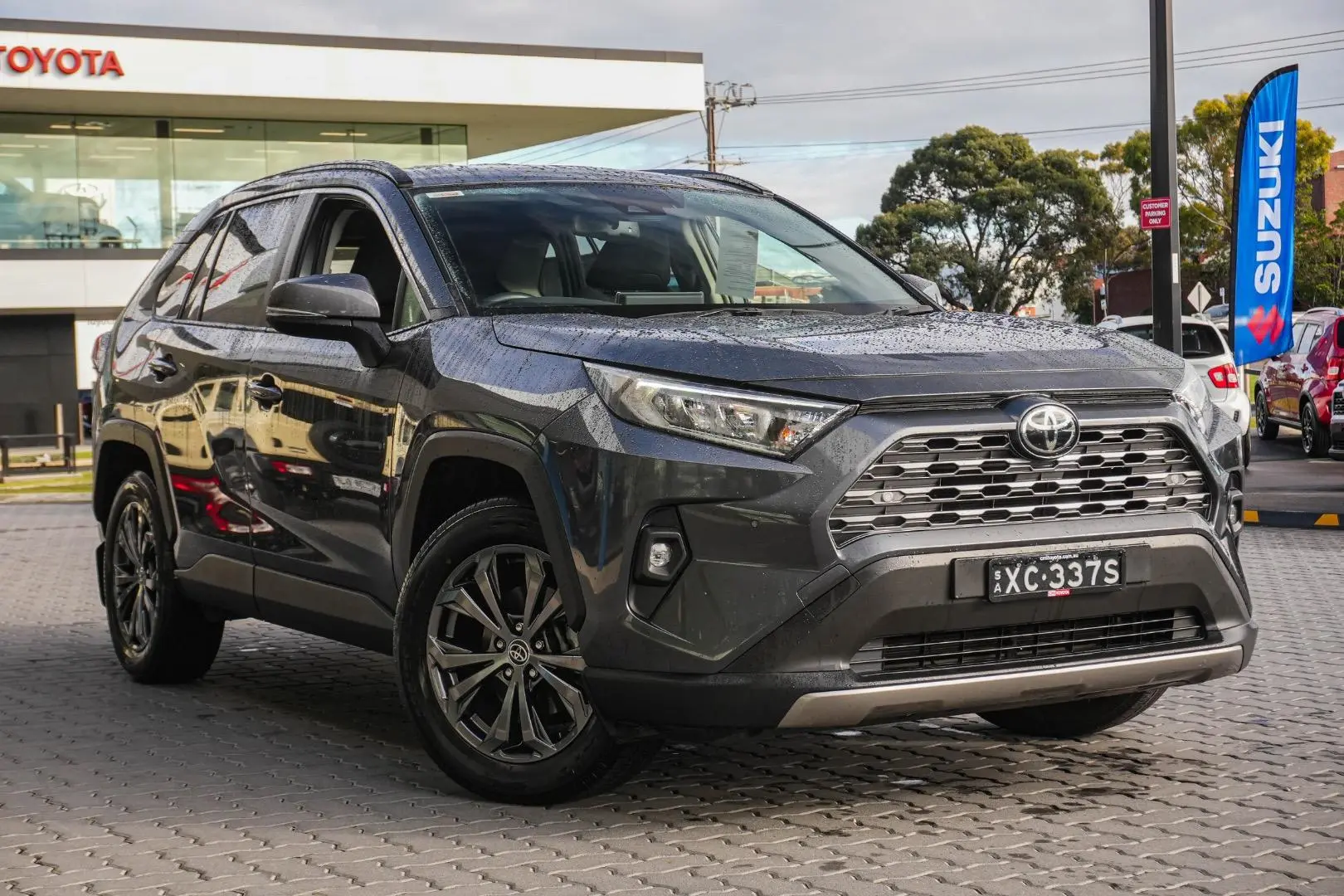 2022 Toyota RAV4 Gallery Image 2