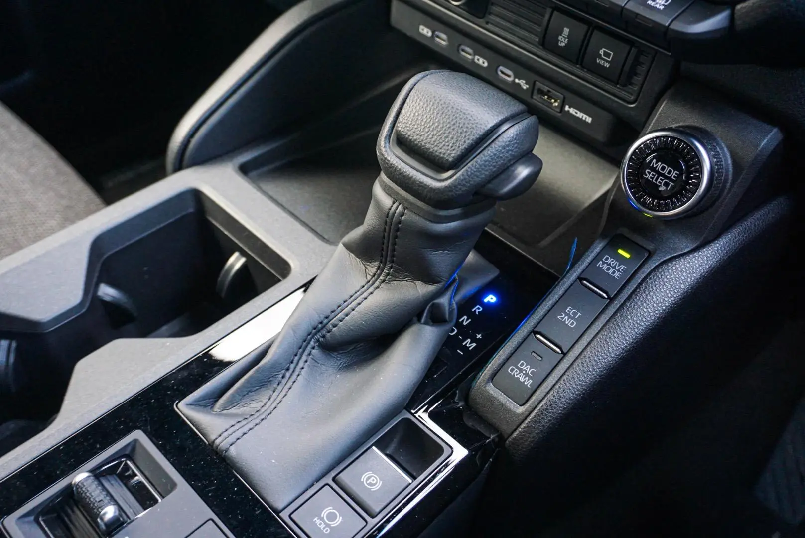 2025 Toyota Landcruiser Prado Gallery Image 17