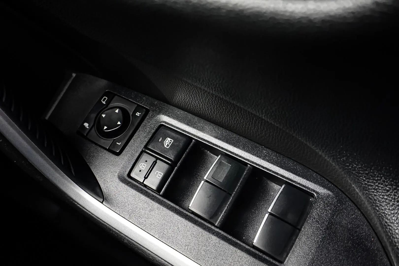 2020 Toyota RAV4 Gallery Image 23