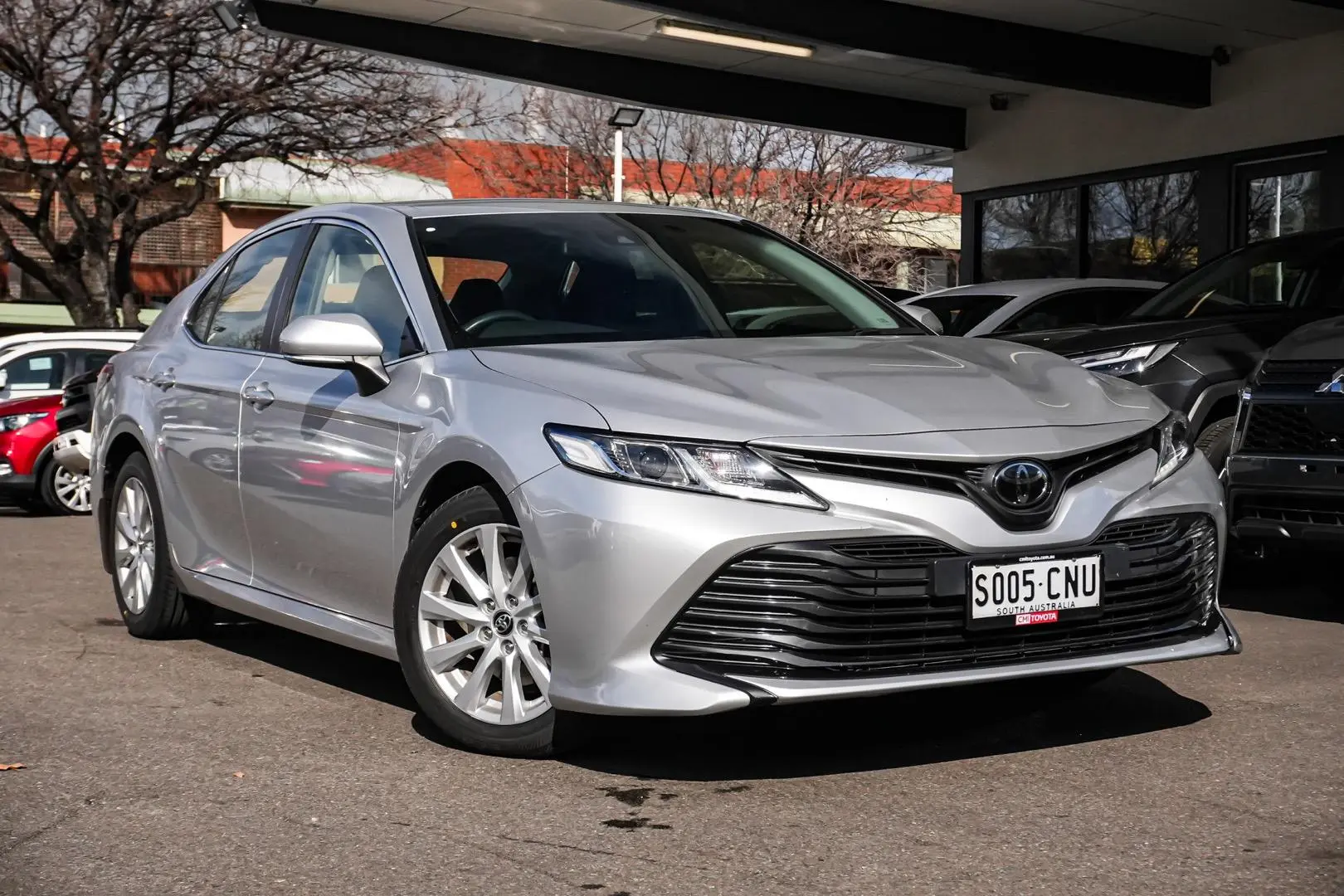 2018 Toyota Camry Gallery Image 2