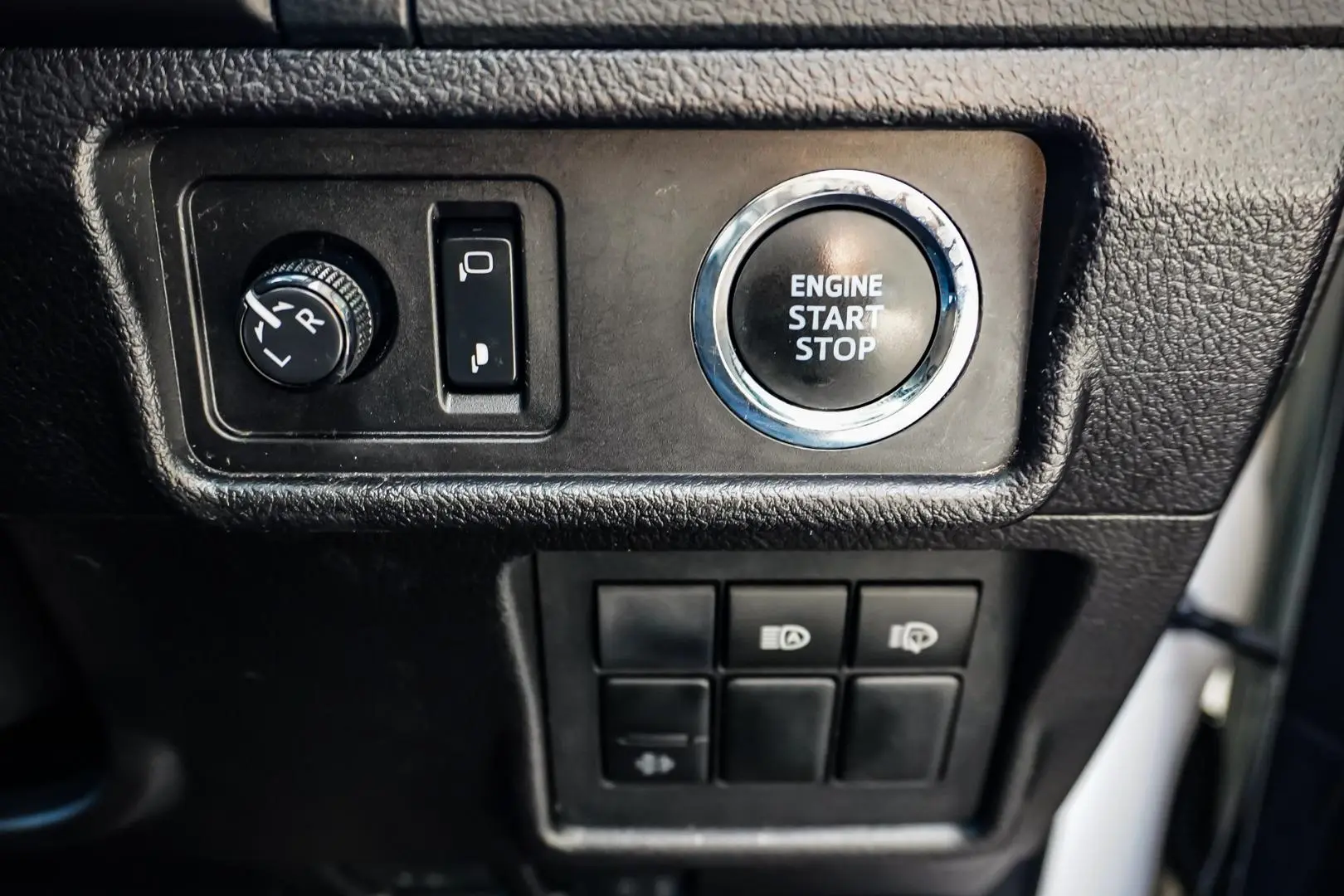 2020 Toyota Landcruiser Prado Gallery Image 24