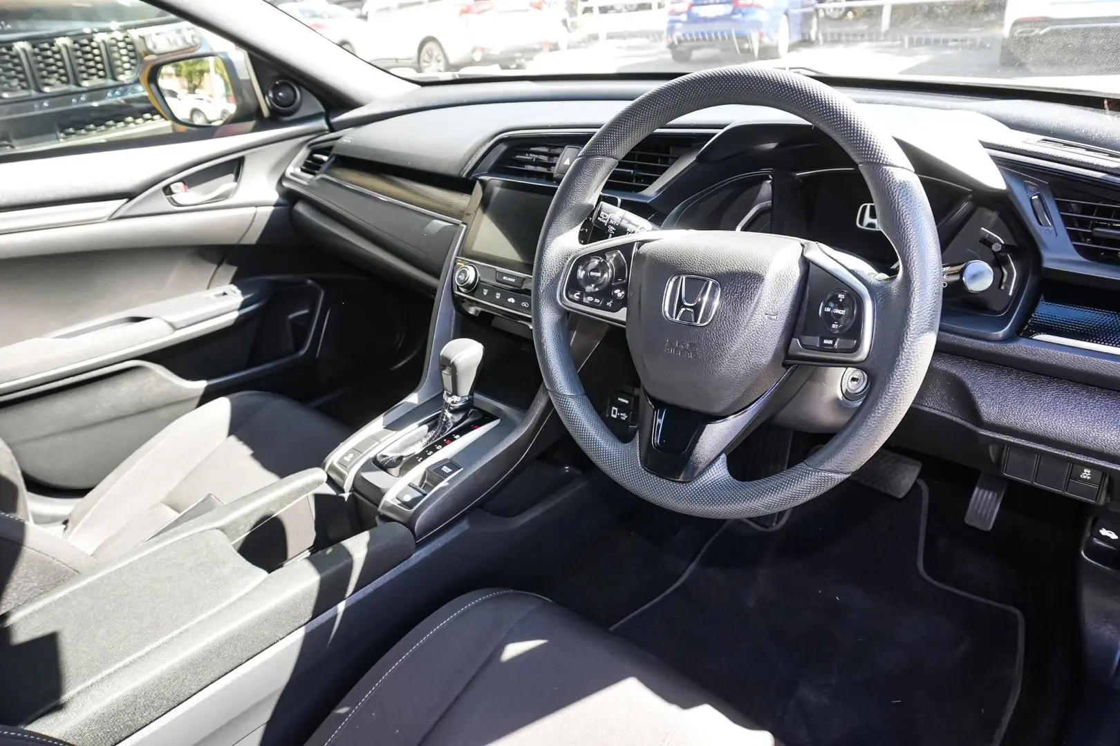 2020 Honda Civic Gallery Image 15