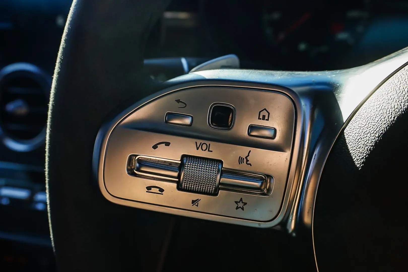 2022 Mercedes-Benz GLC-Class Gallery Image 23