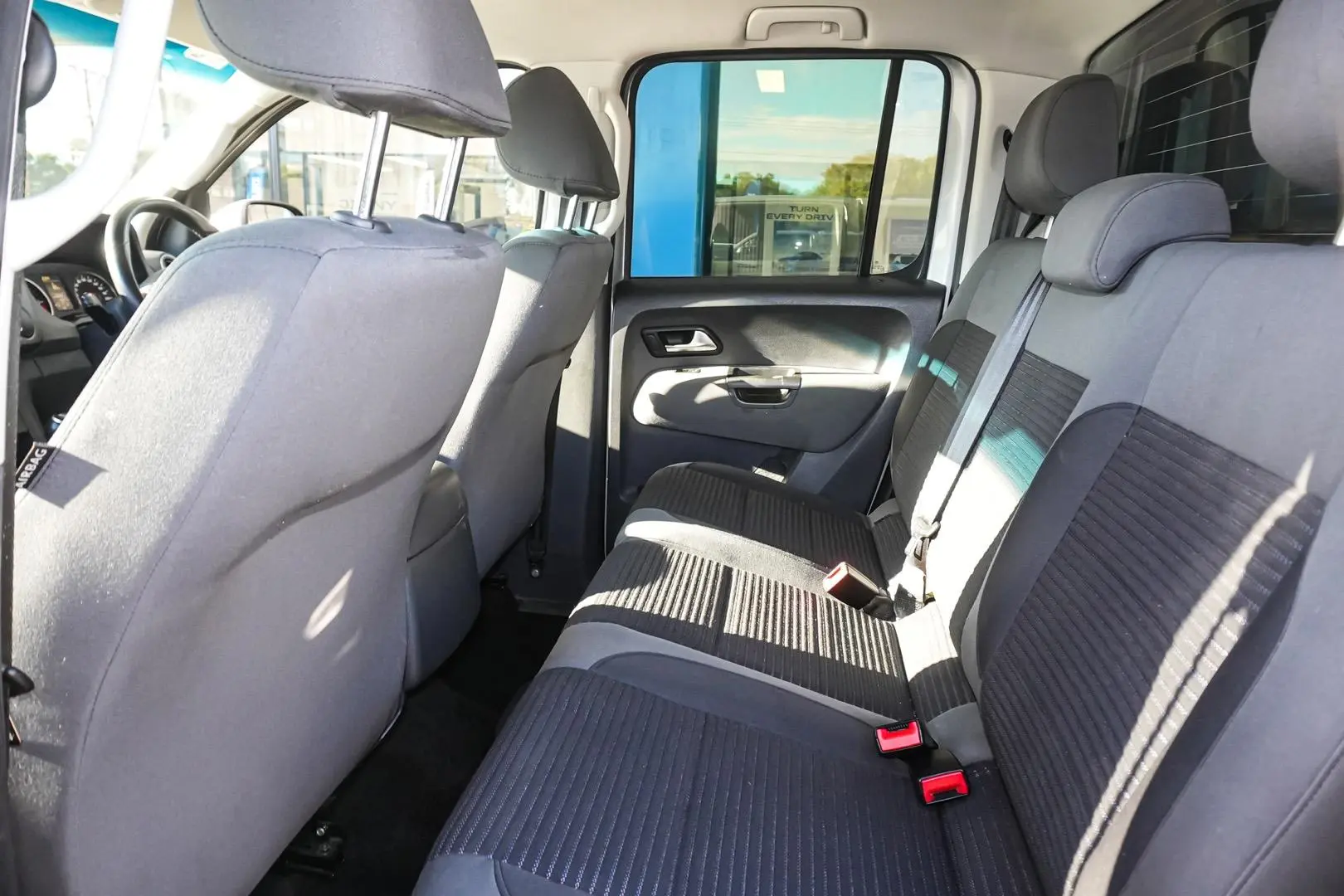 2011 Volkswagen Amarok Gallery Image 8