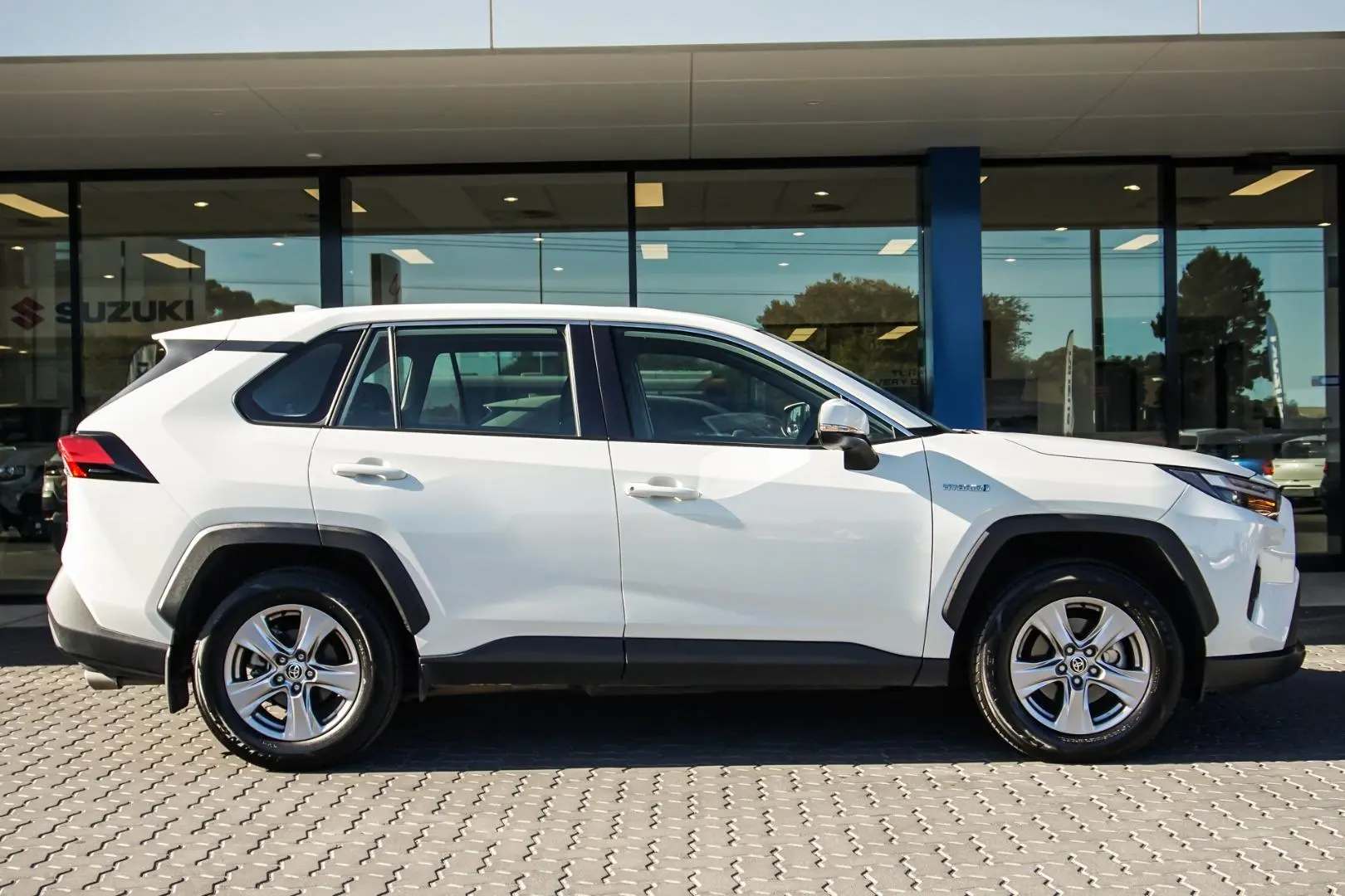 2022 Toyota Rav4 Gallery Image 3