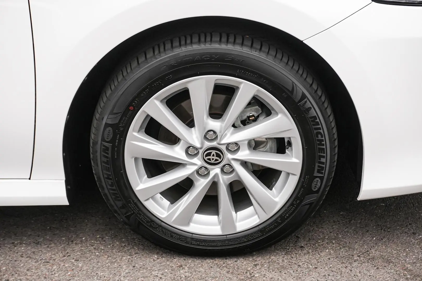 2024 Toyota Camry Gallery Image 10