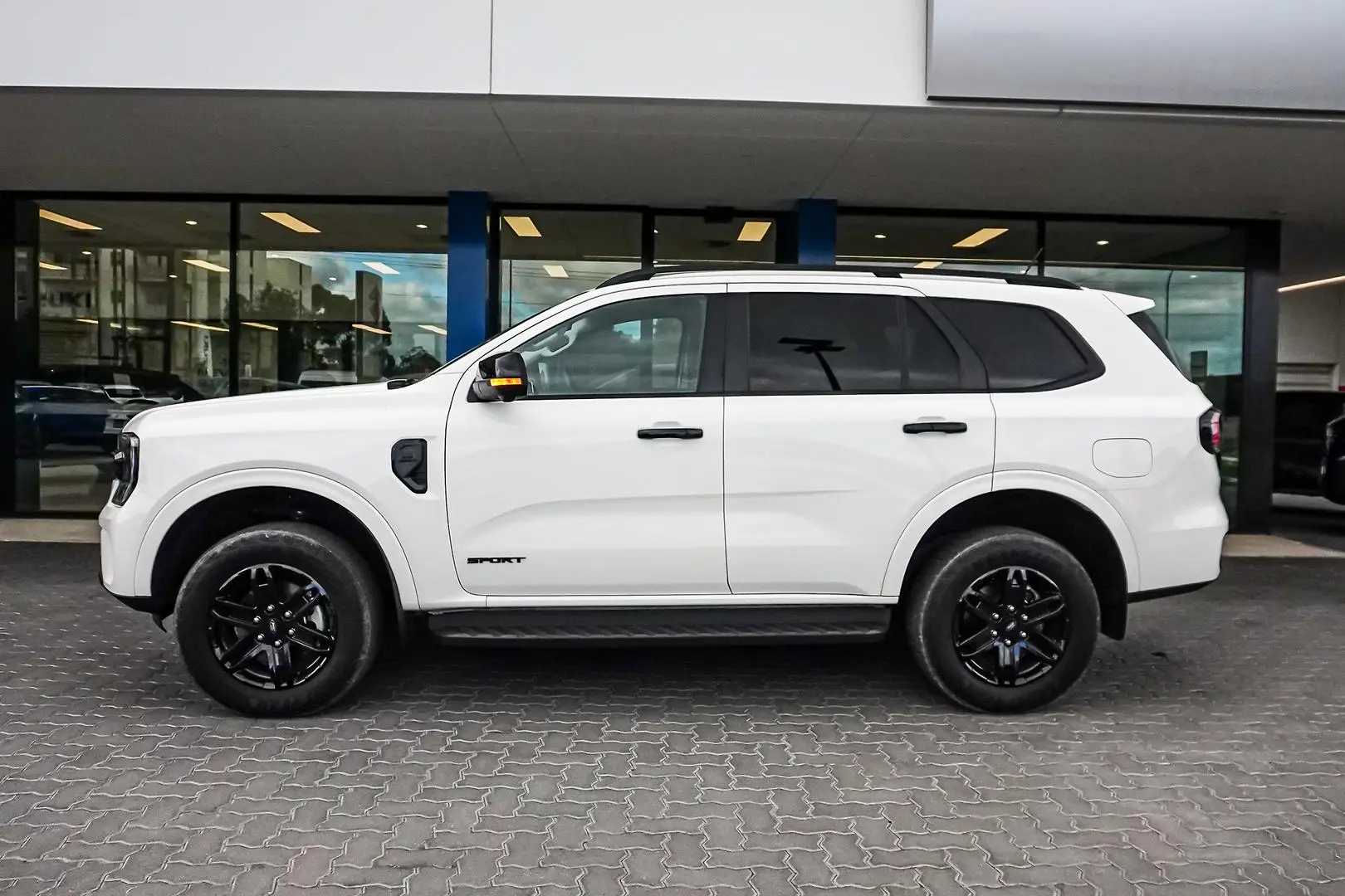 2023 Ford Everest Gallery Image 4