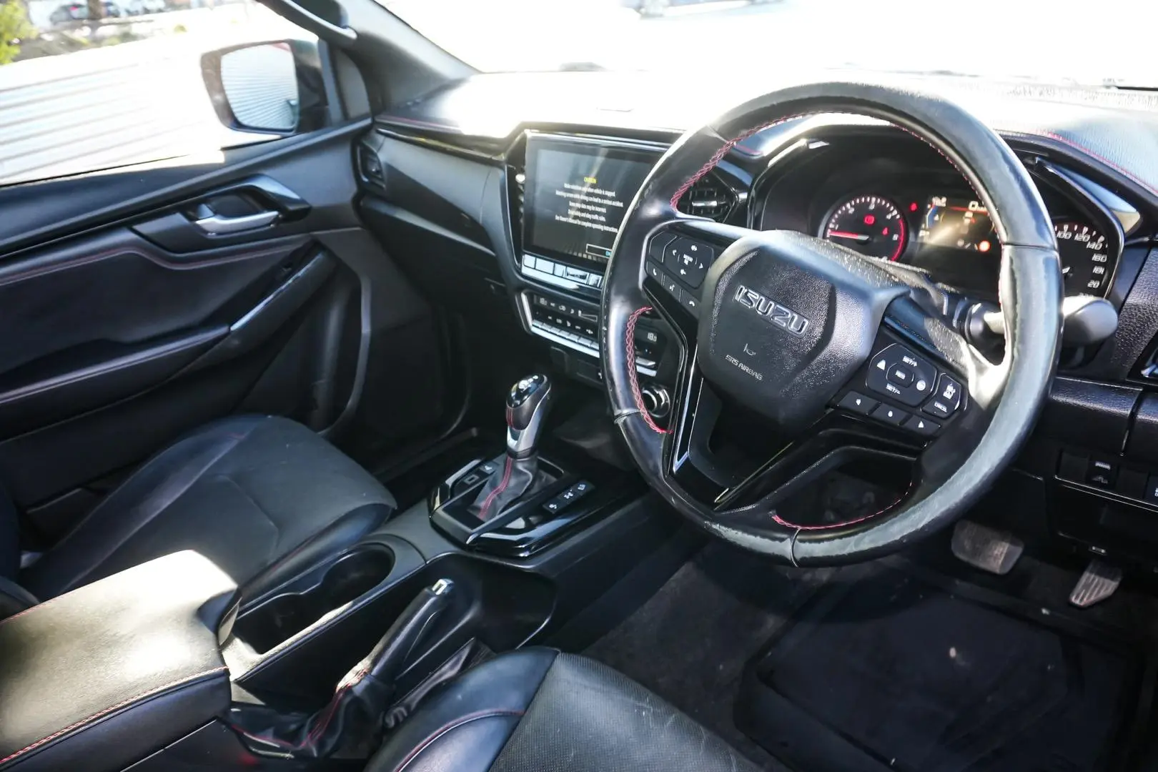 2022 Isuzu D-MAX Gallery Image 7