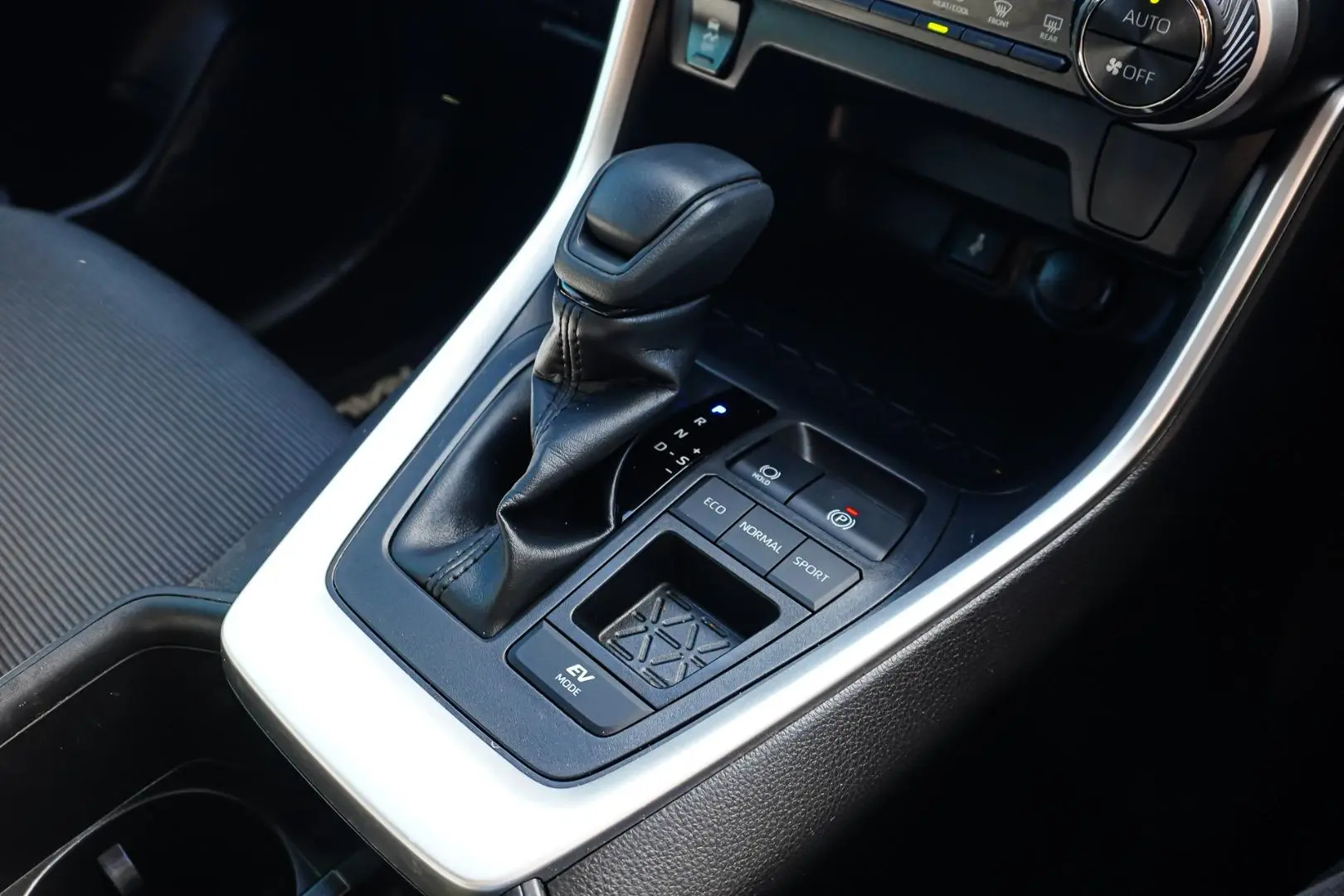 2022 Toyota RAV4 Gallery Image 19