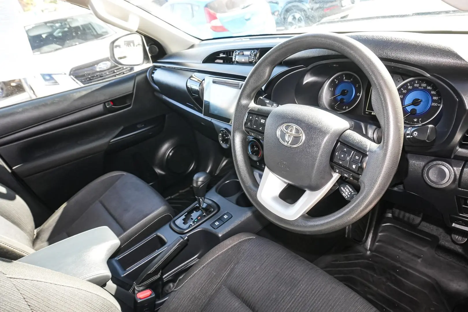 2019 Toyota Hilux Gallery Image 17