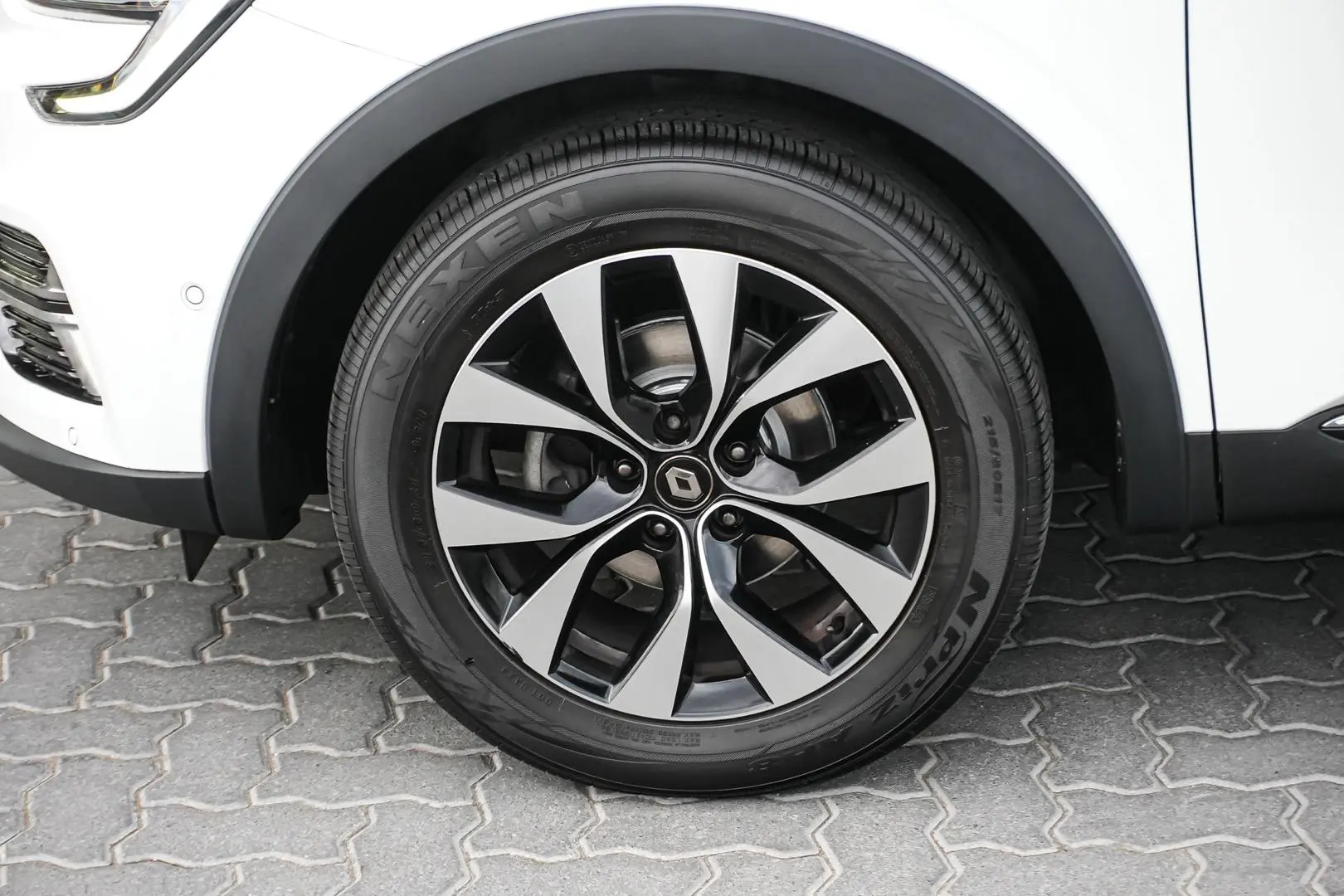 2023 Renault Arkana Gallery Image 13