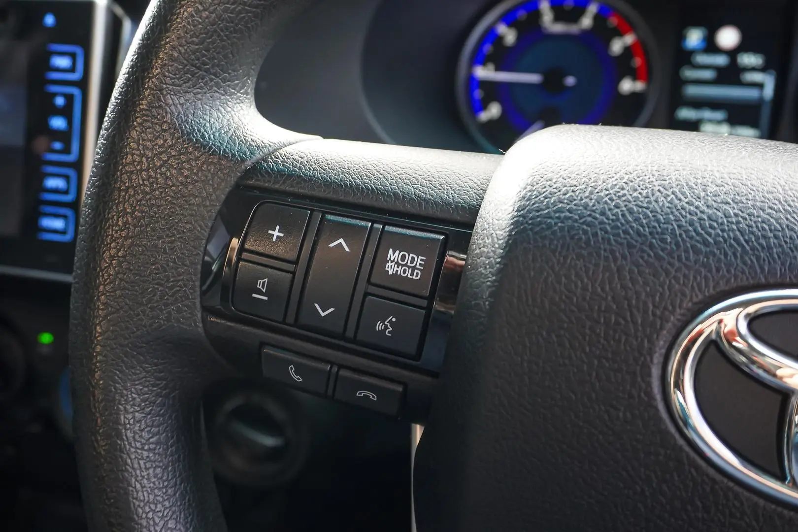 2019 Toyota Hilux Gallery Image 18