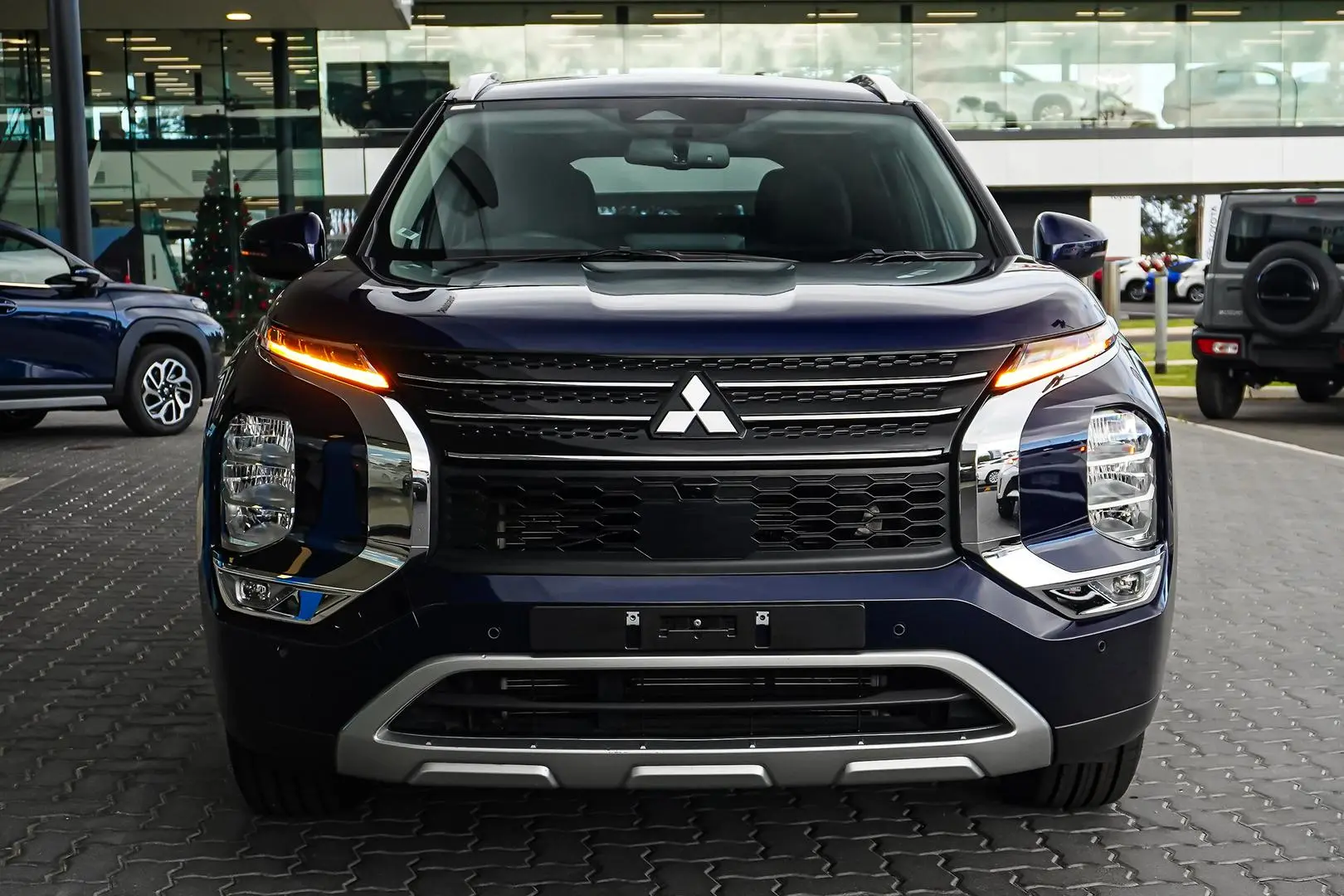 2023 Mitsubishi Outlander Gallery Image 5