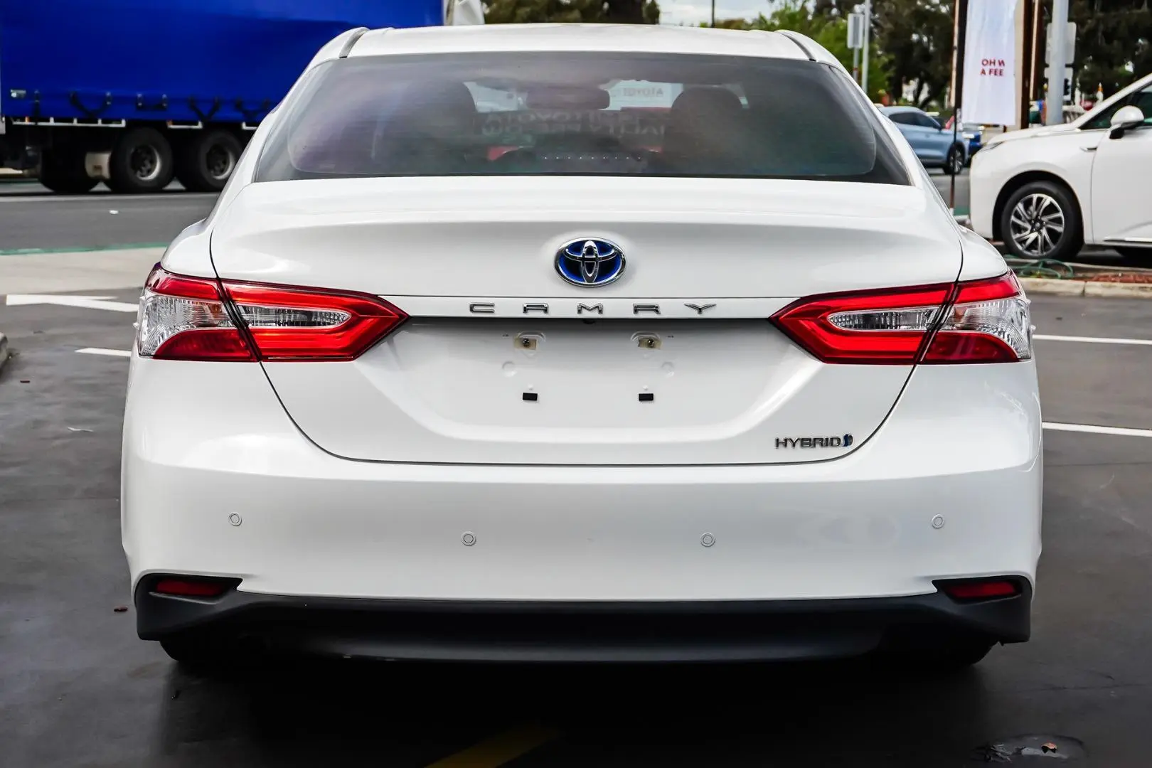2019 Toyota Camry Gallery Image 6