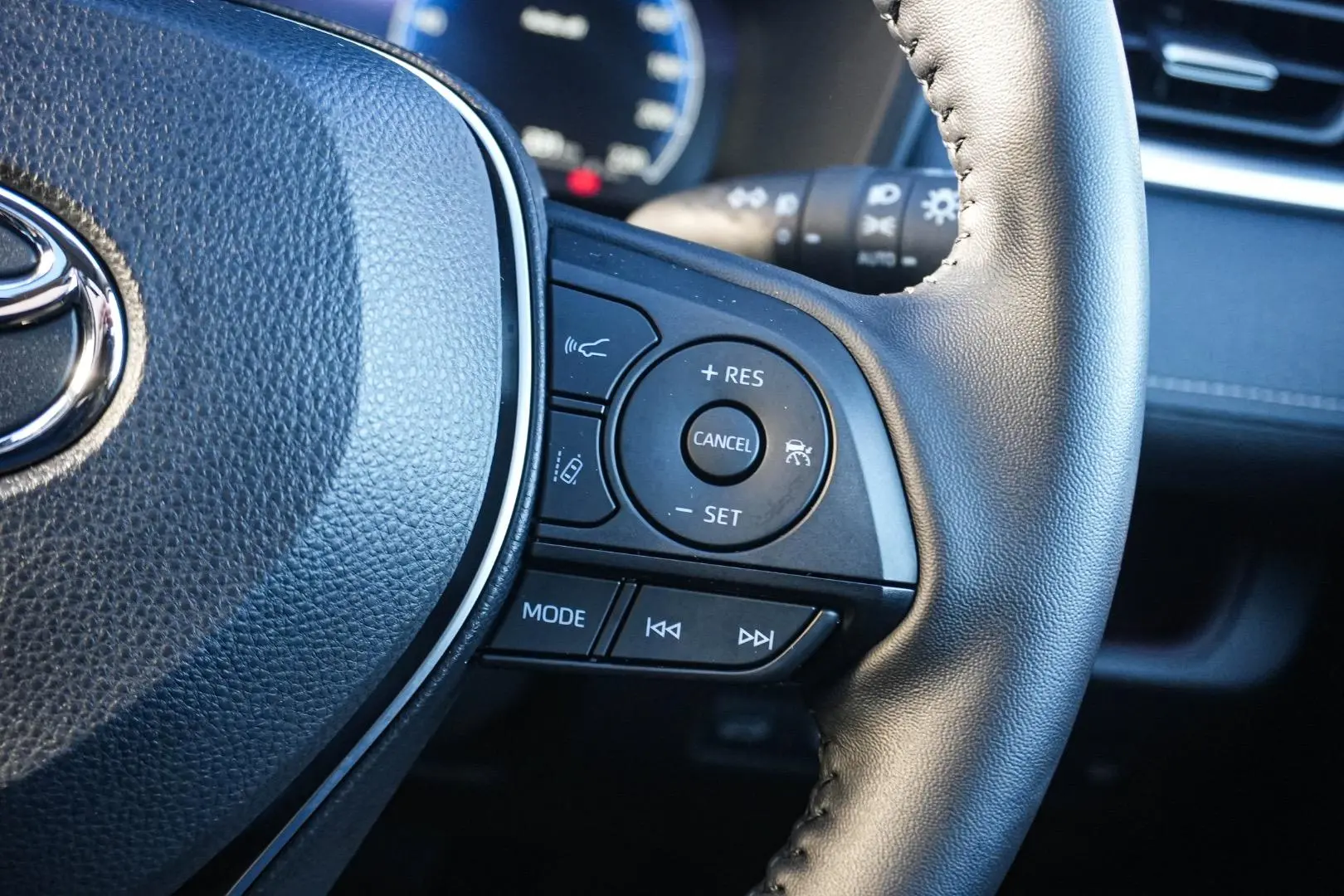 2025 Toyota RAV4 Gallery Image 21